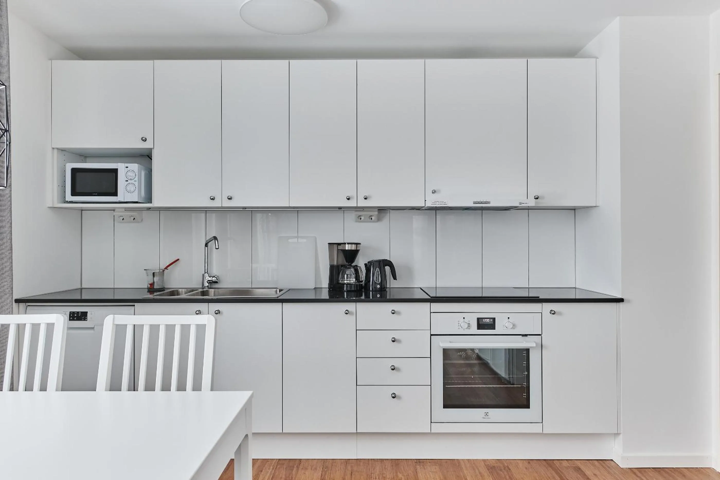 Property building in Continental Apartment Hotel Knivsta
