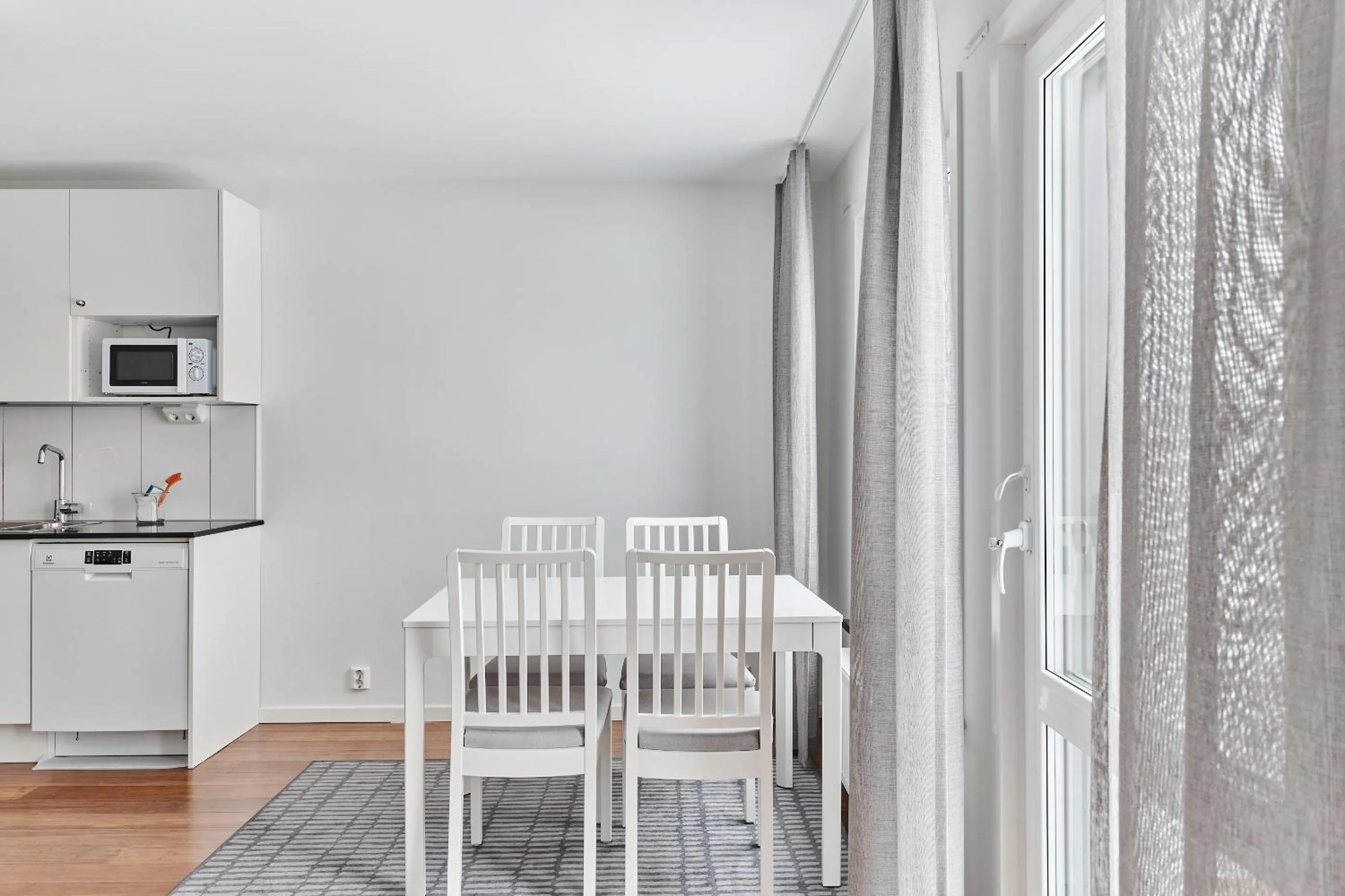 Property building in Continental Apartment Hotel Knivsta