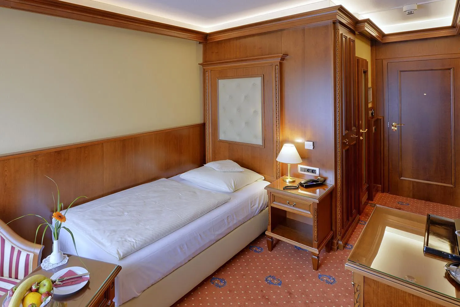 Photo of the whole room, Bed in Parkhotel Stader Hof