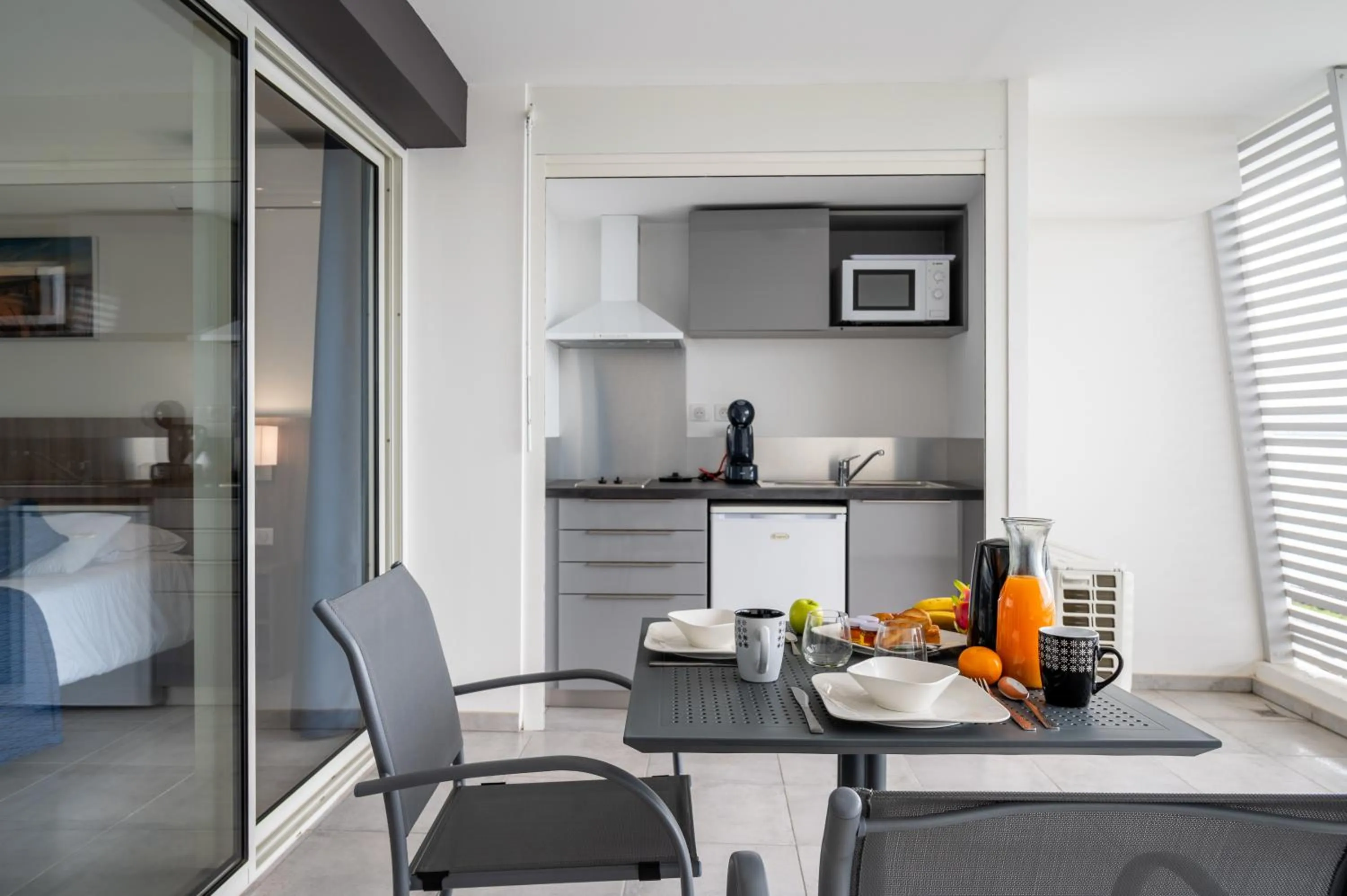 Coffee/tea facilities, Bed in B&B HOME Fort-de-France Marina