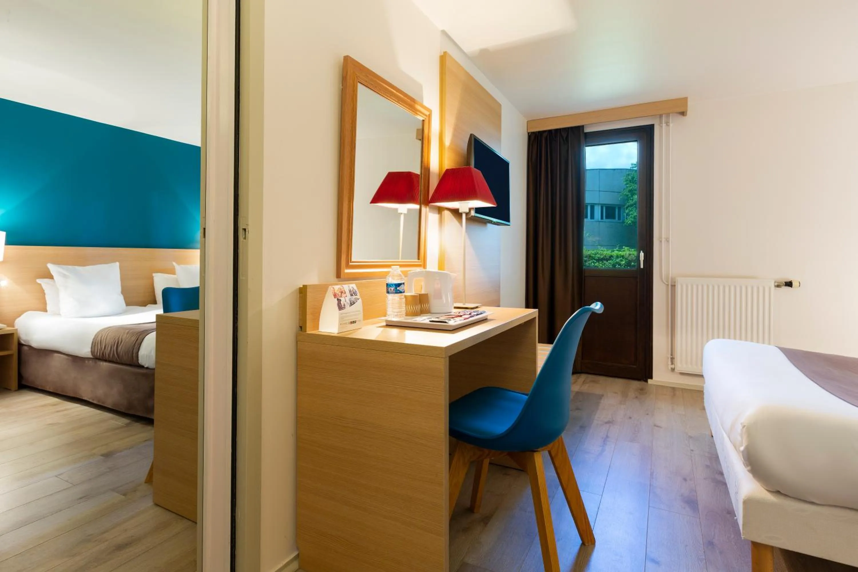 Bed in Comfort Hotel Pithiviers