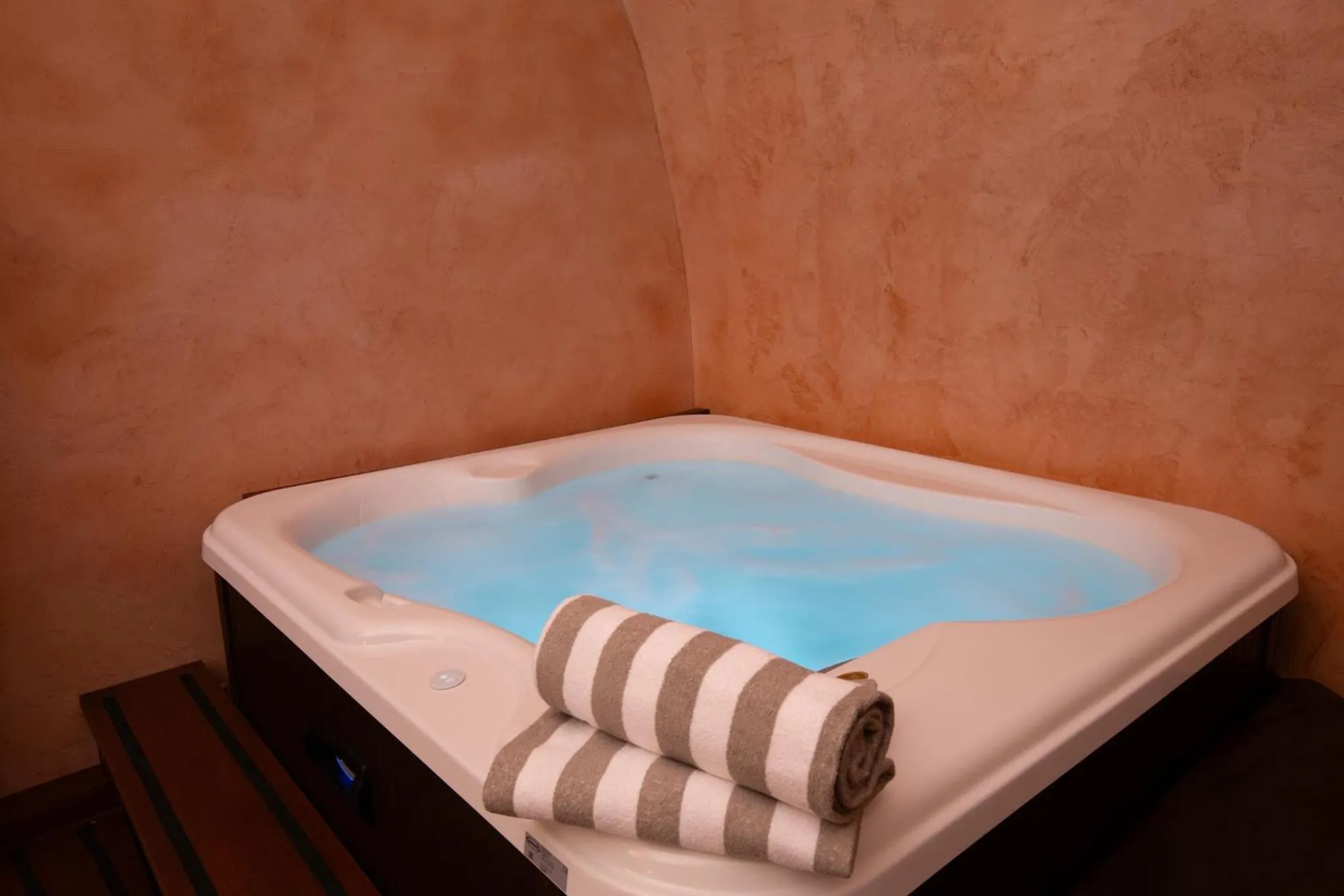 Hot Tub in Residence Corte San Carlo