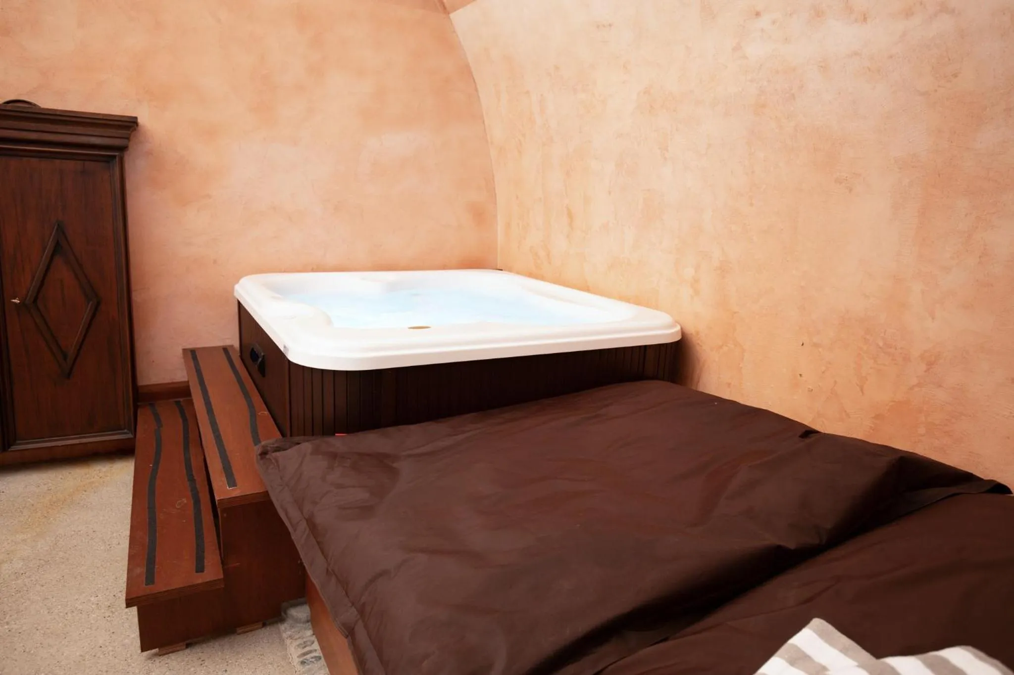 Hot Tub, Bed in Residence Corte San Carlo