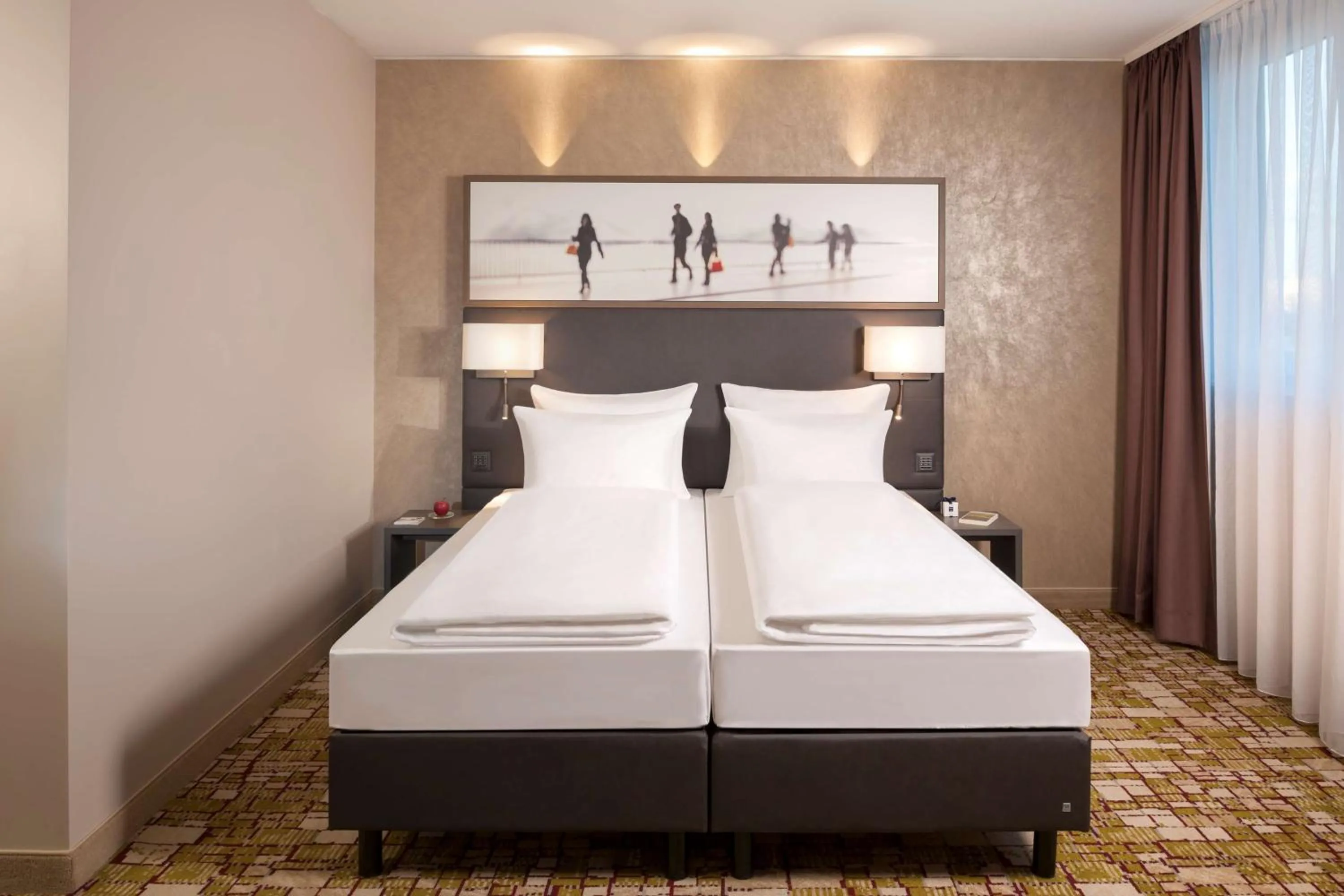 Photo of the whole room, Bed in Dorint Airport-Hotel Zürich