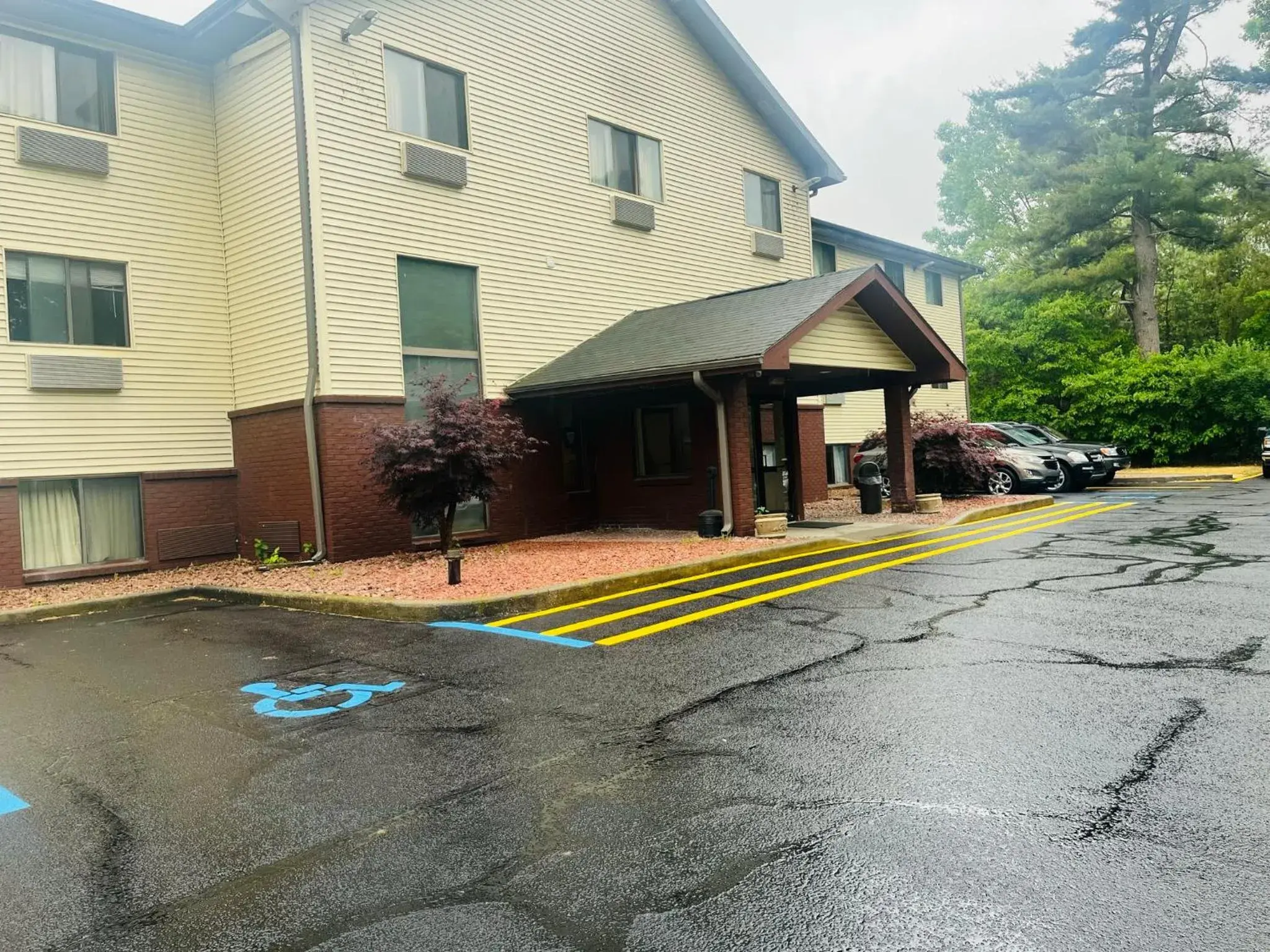 Property building in Rodeway Inn Property building in Rodeway Inn