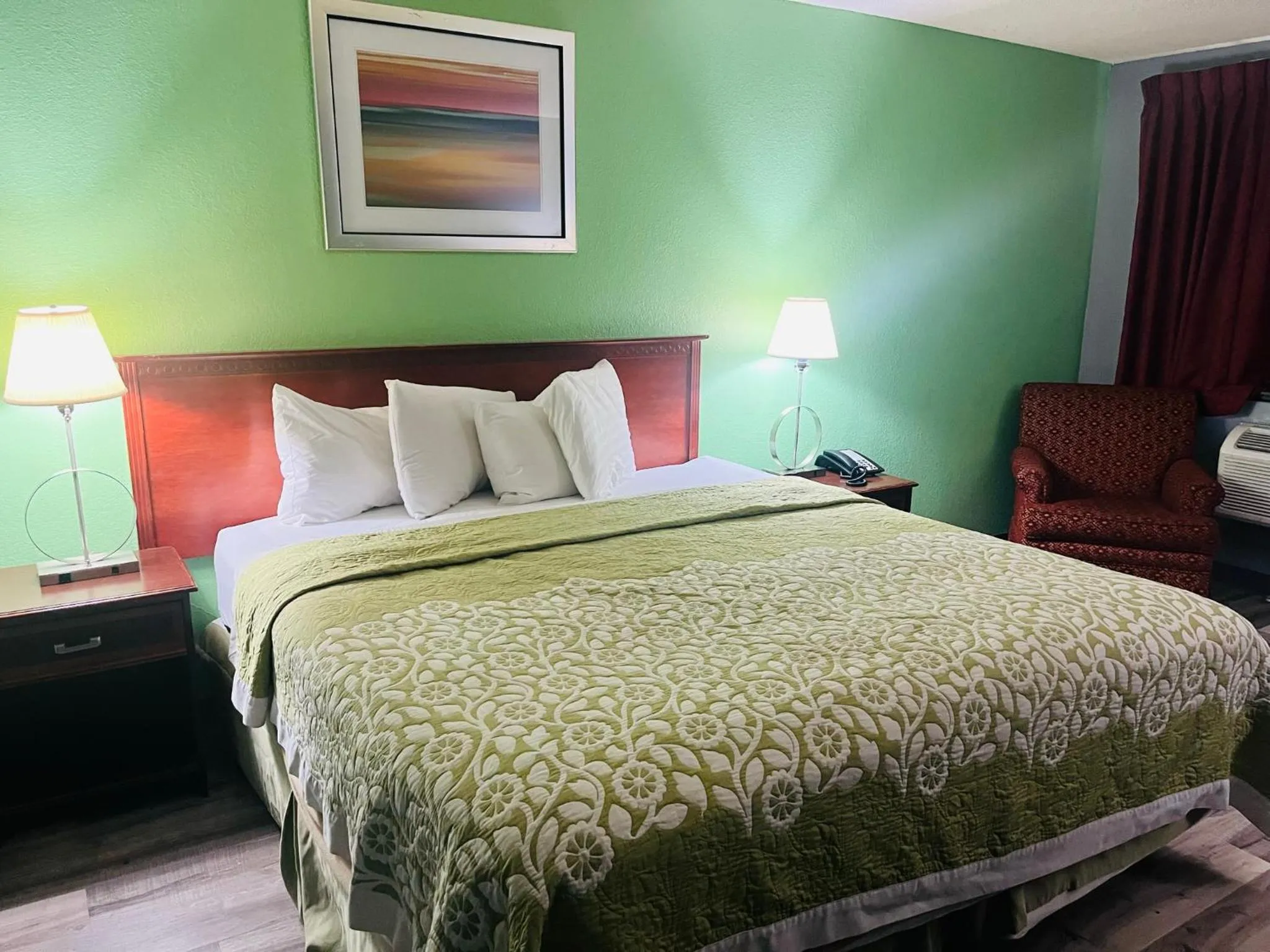 Bedroom, Bed in Rodeway Inn Whitehall