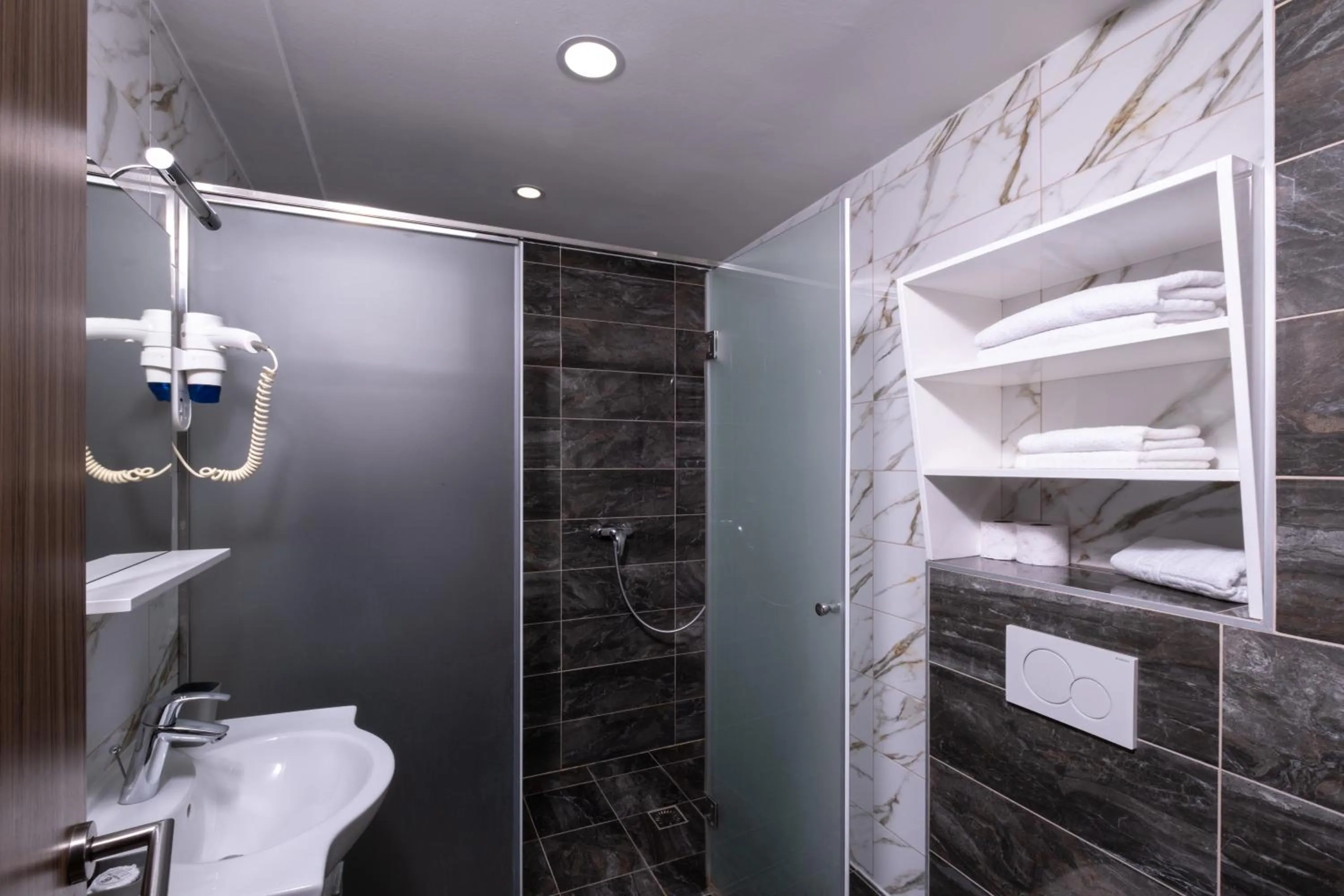 Shower in Hotel Bosna 1