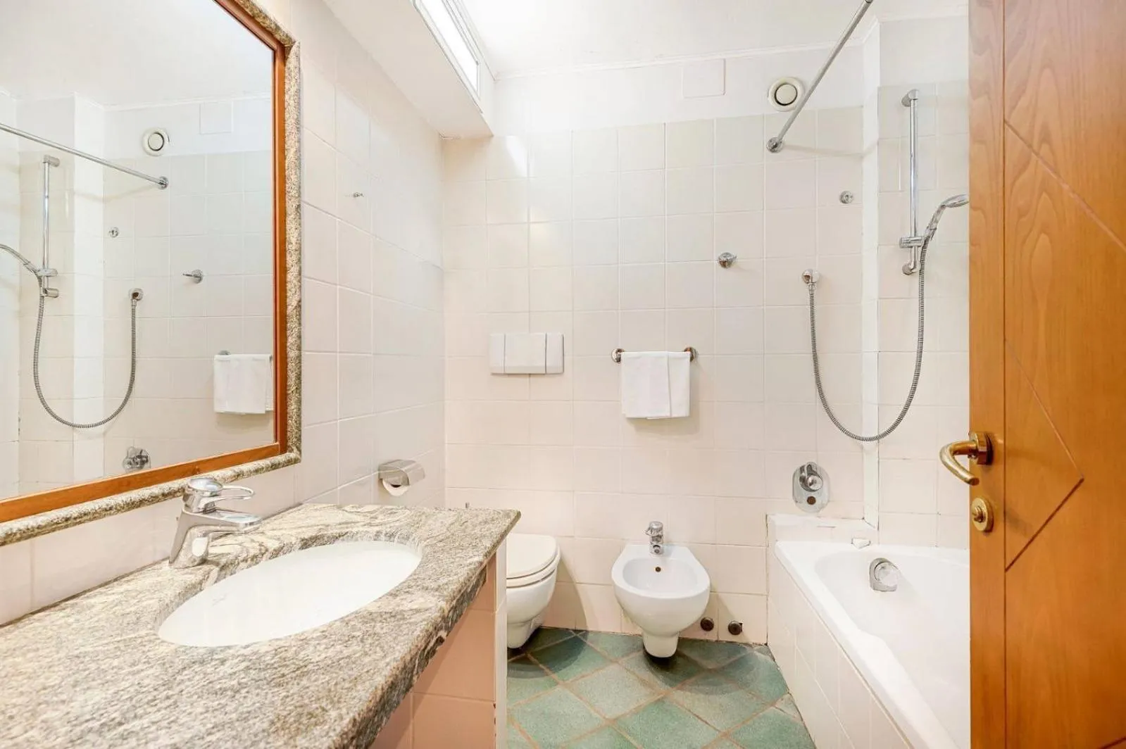 Toilet in Hotel Pagnani