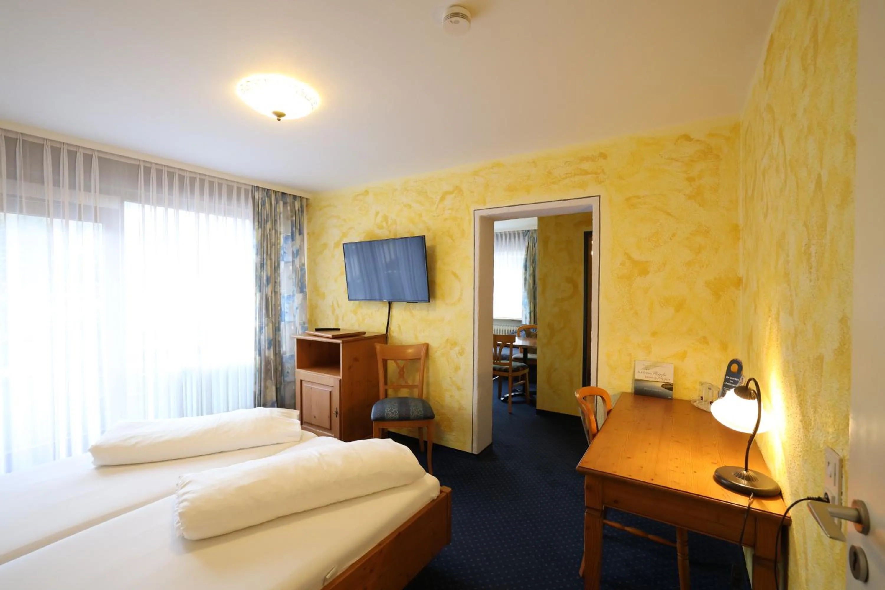 Bed in Hotel-Gasthof Hirschen