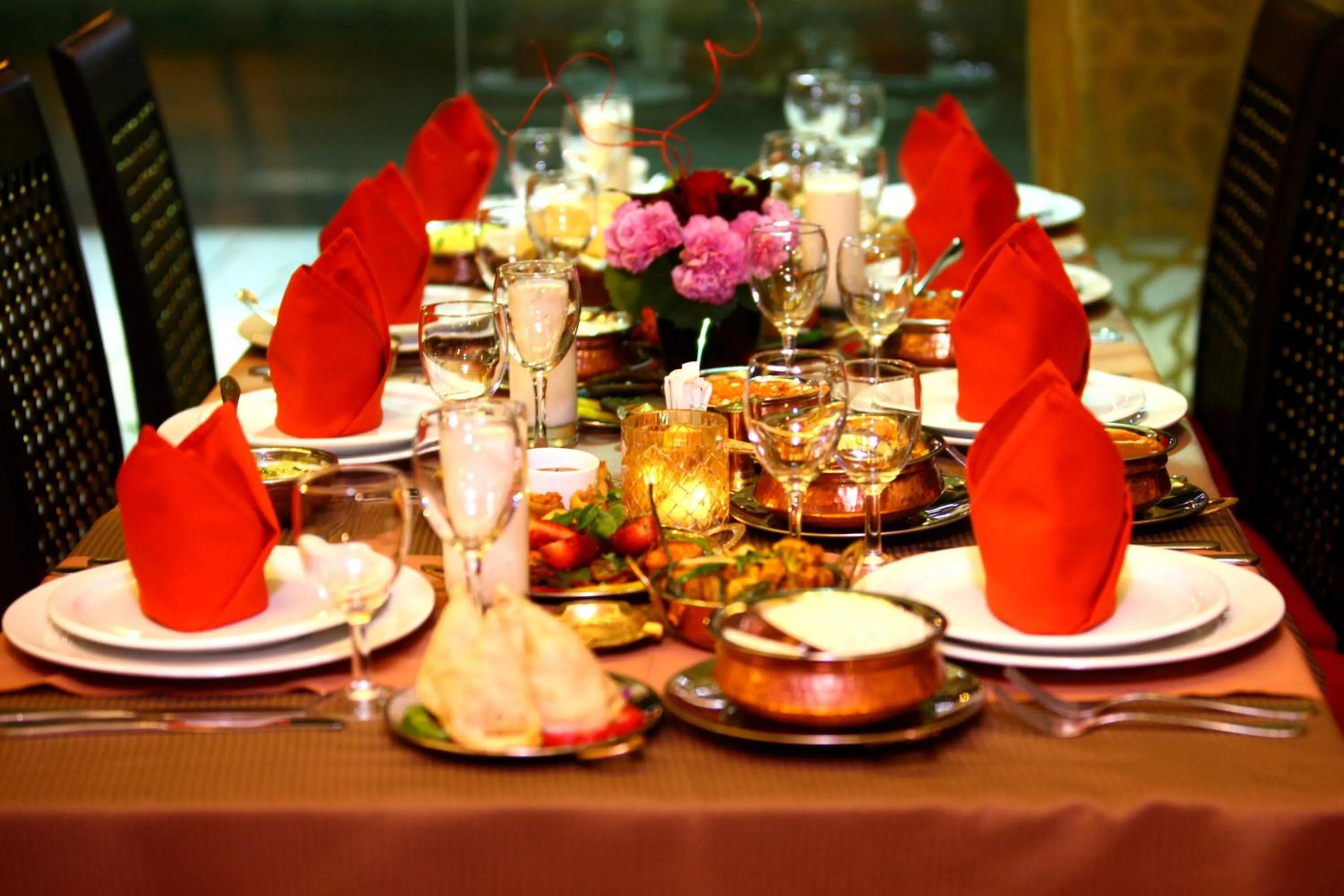 Restaurant/places to eat in Markazia Suites