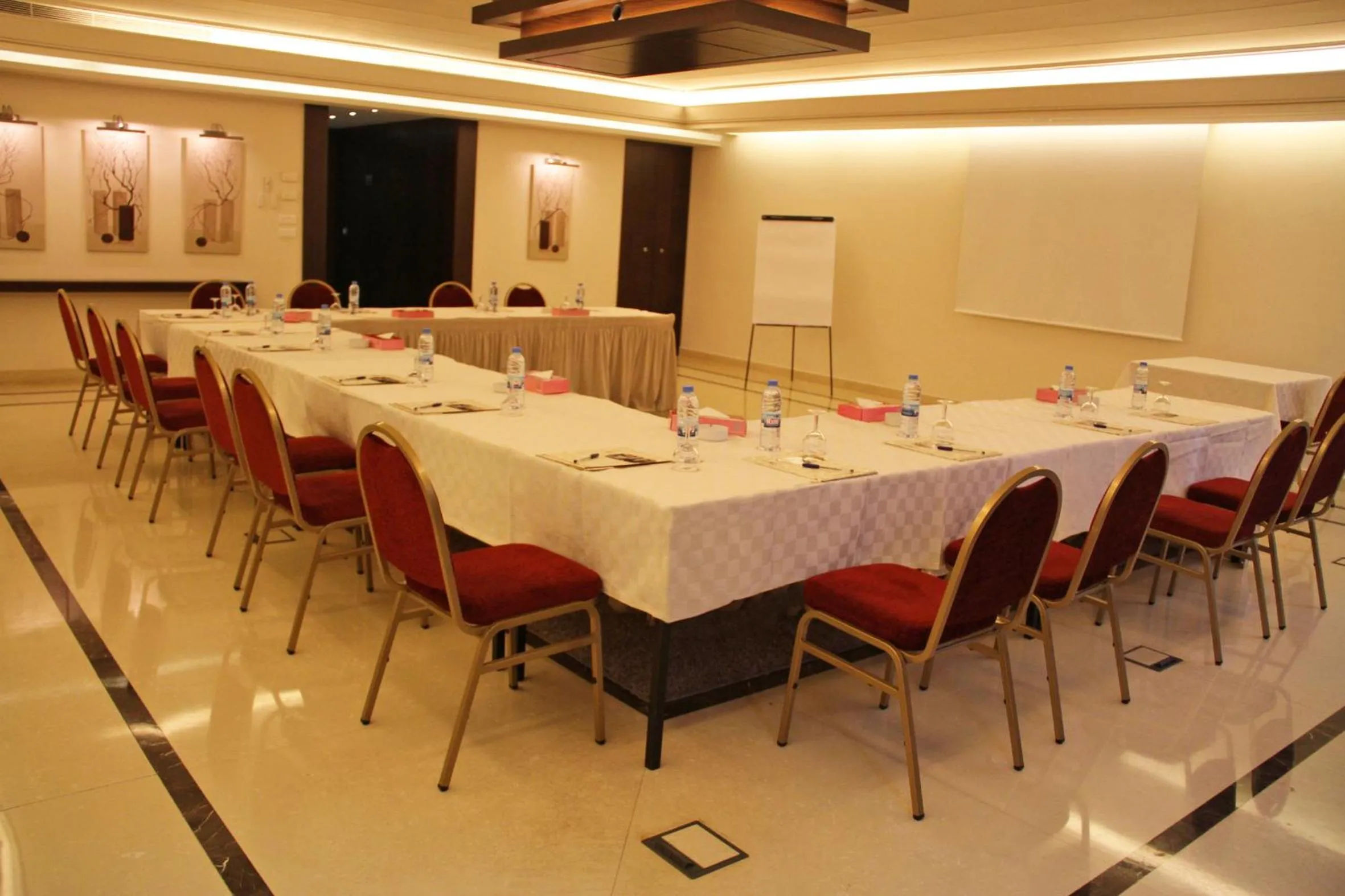 Business facilities in Markazia Suites