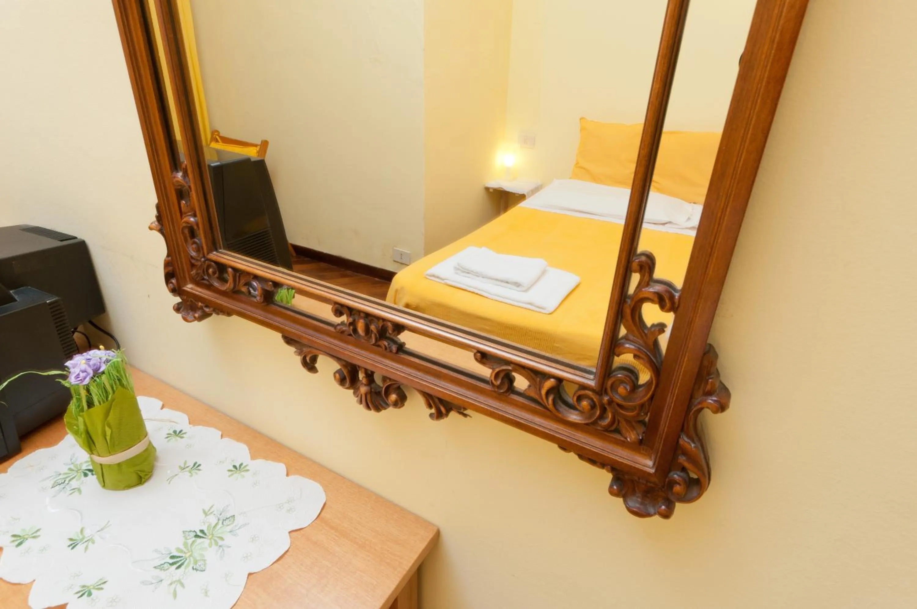 Decorative detail, Bed in B&B A Casa Di Nancy