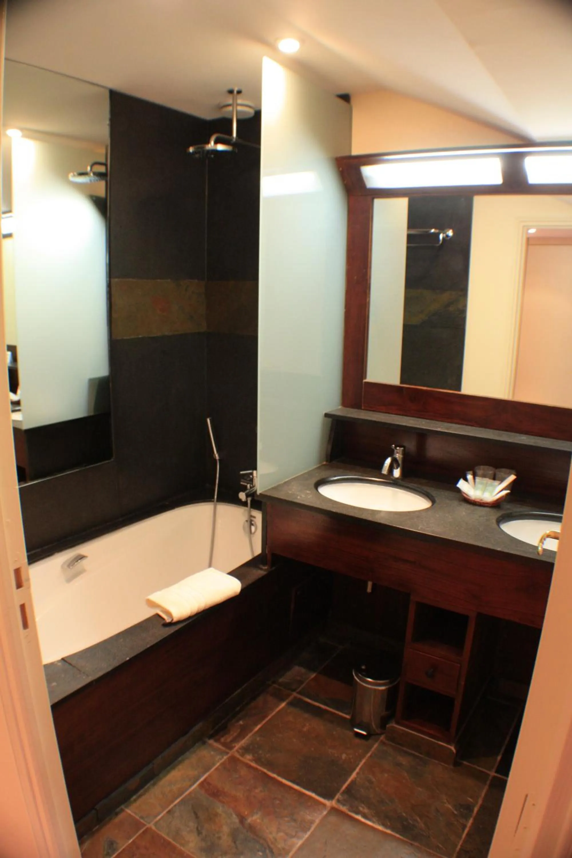 Bathroom in Best Western La Metairie
