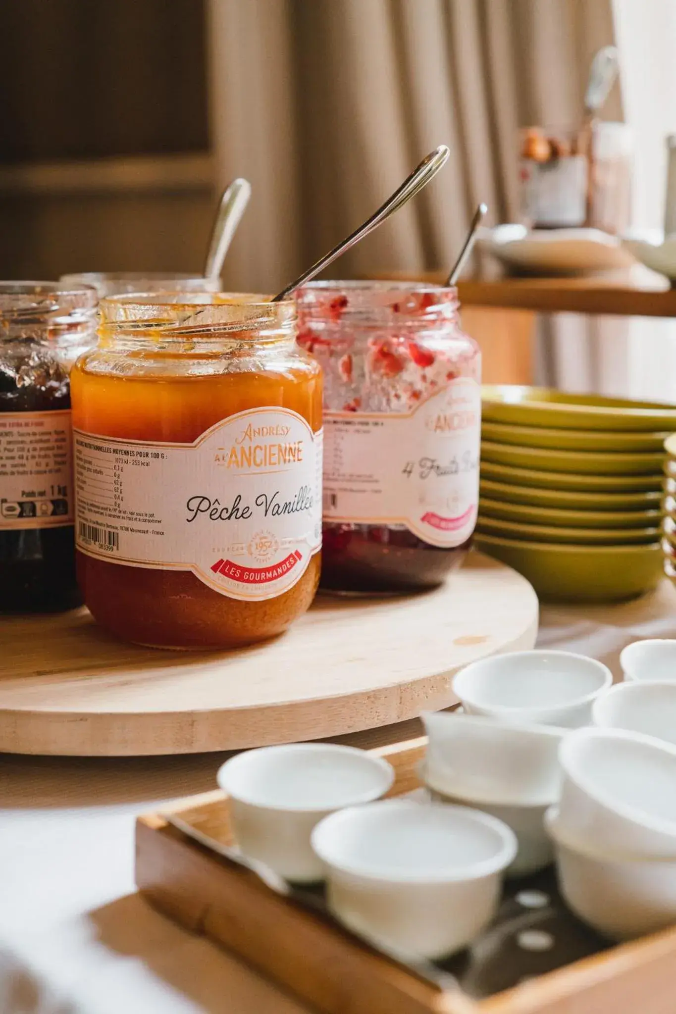 Breakfast in Chateau du Clos de la Ribaudiere - Teritoria Breakfast in Chateau du Clos de la Ribaudiere - Teritoria