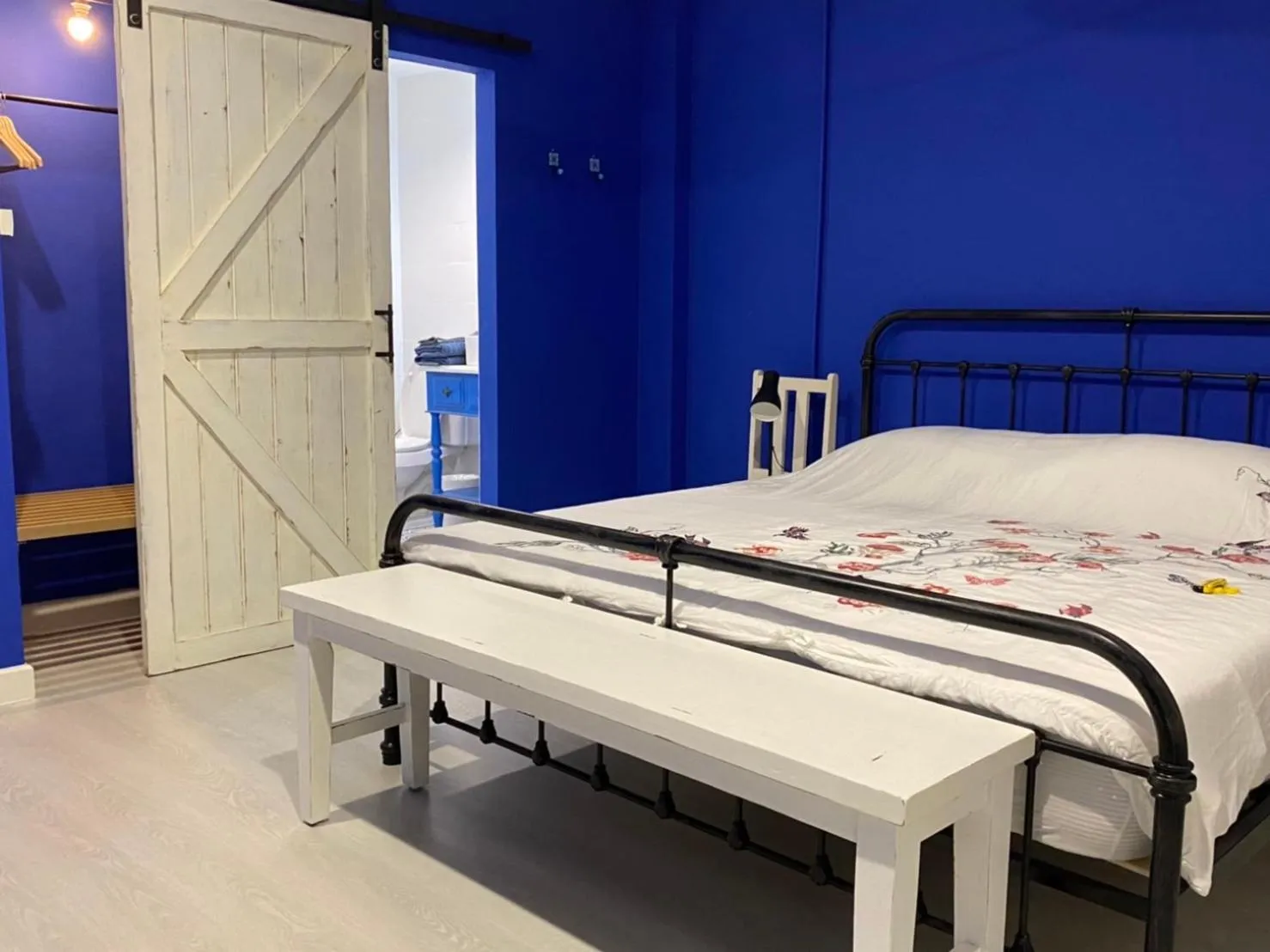 Bed in Grasshopper Bed and Cafe