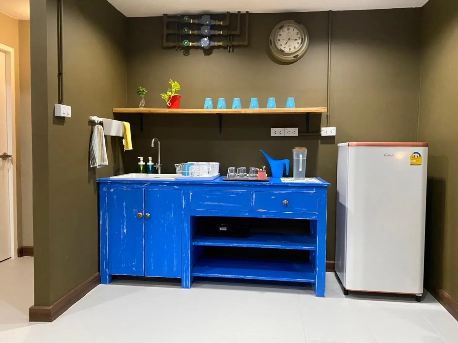 Grasshopper Bed and Cafe