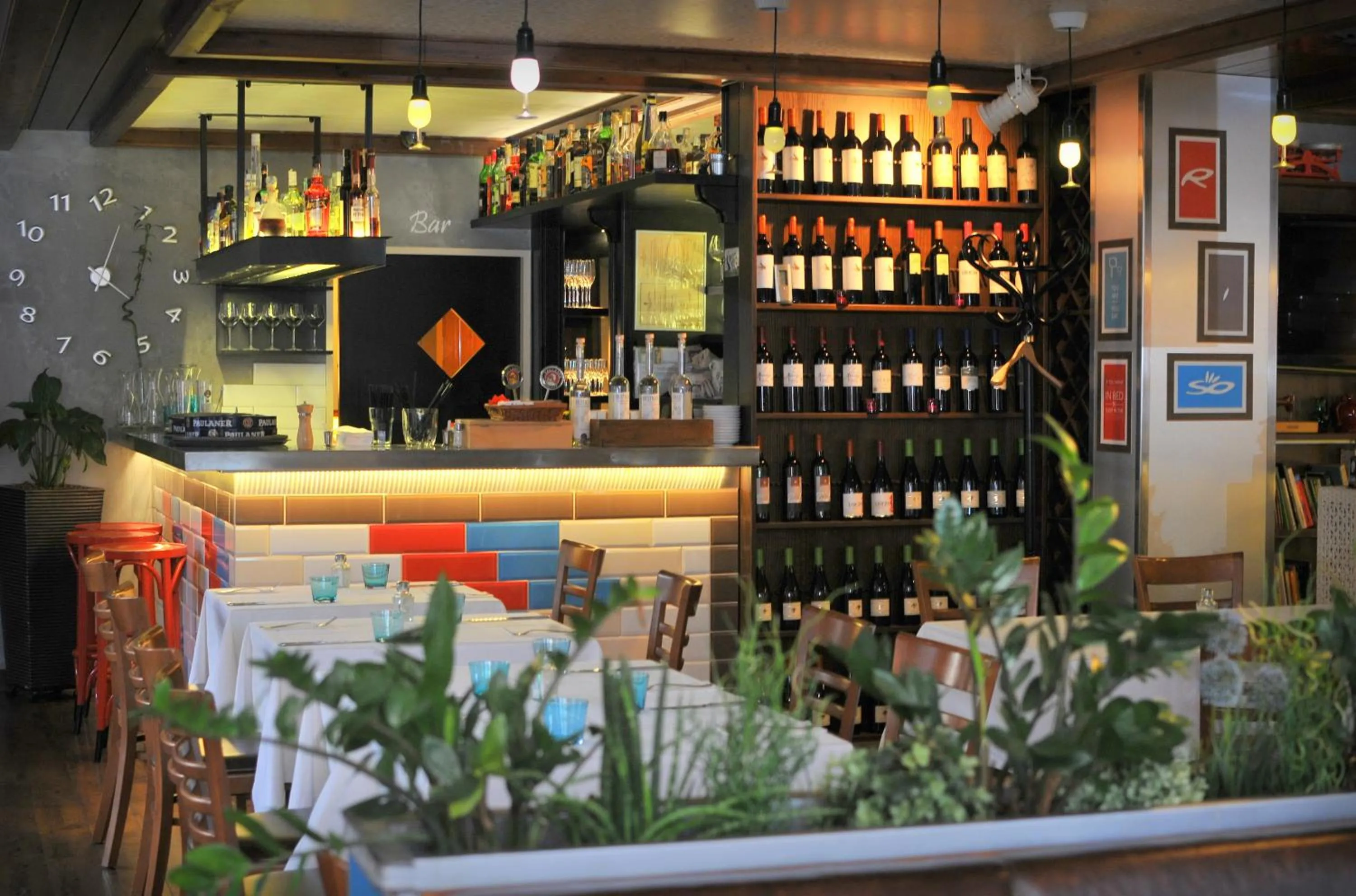 Restaurant/places to eat in Hotel Castle Garden