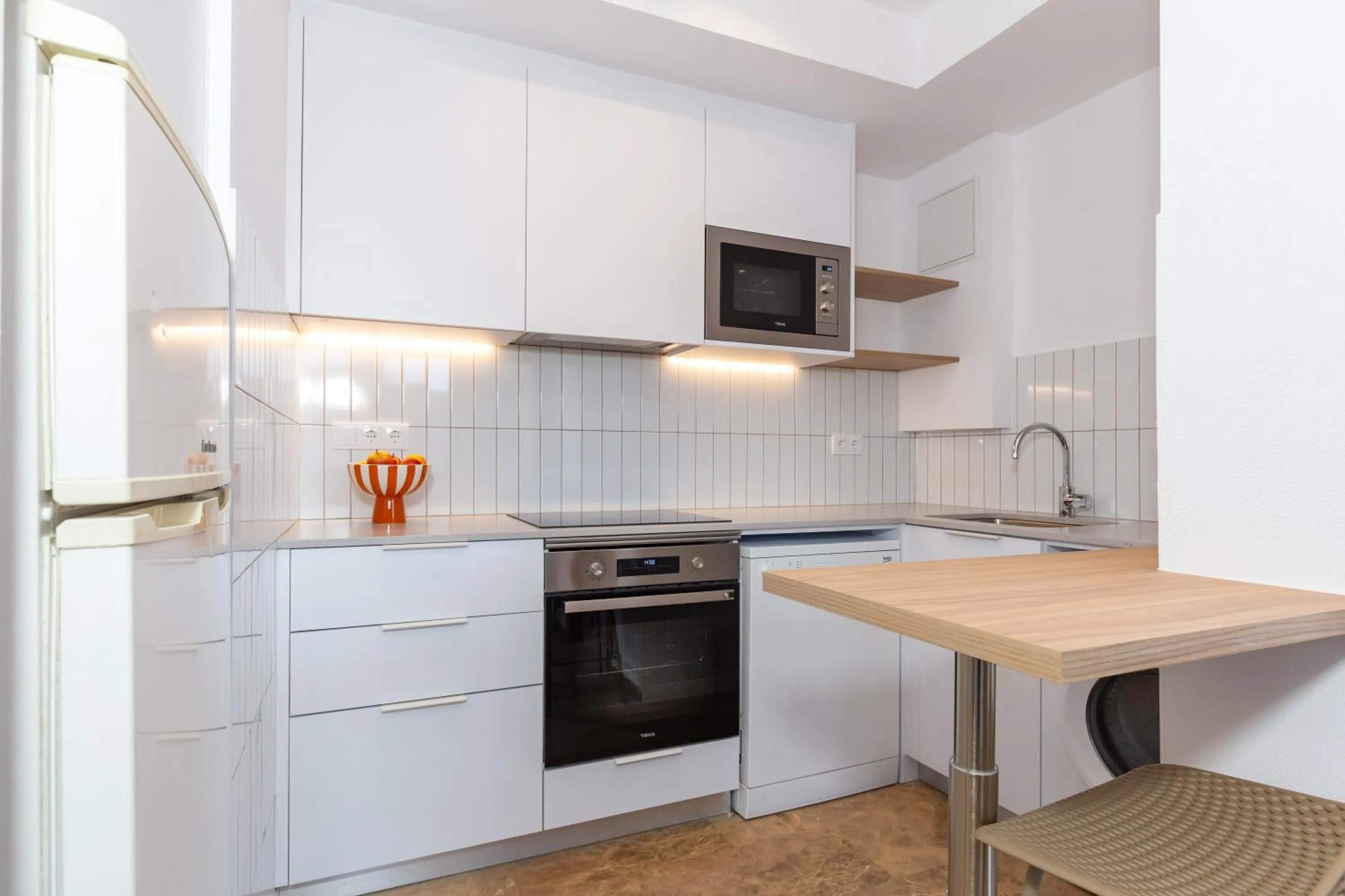 Kitchen or kitchenette in Picasso Suites