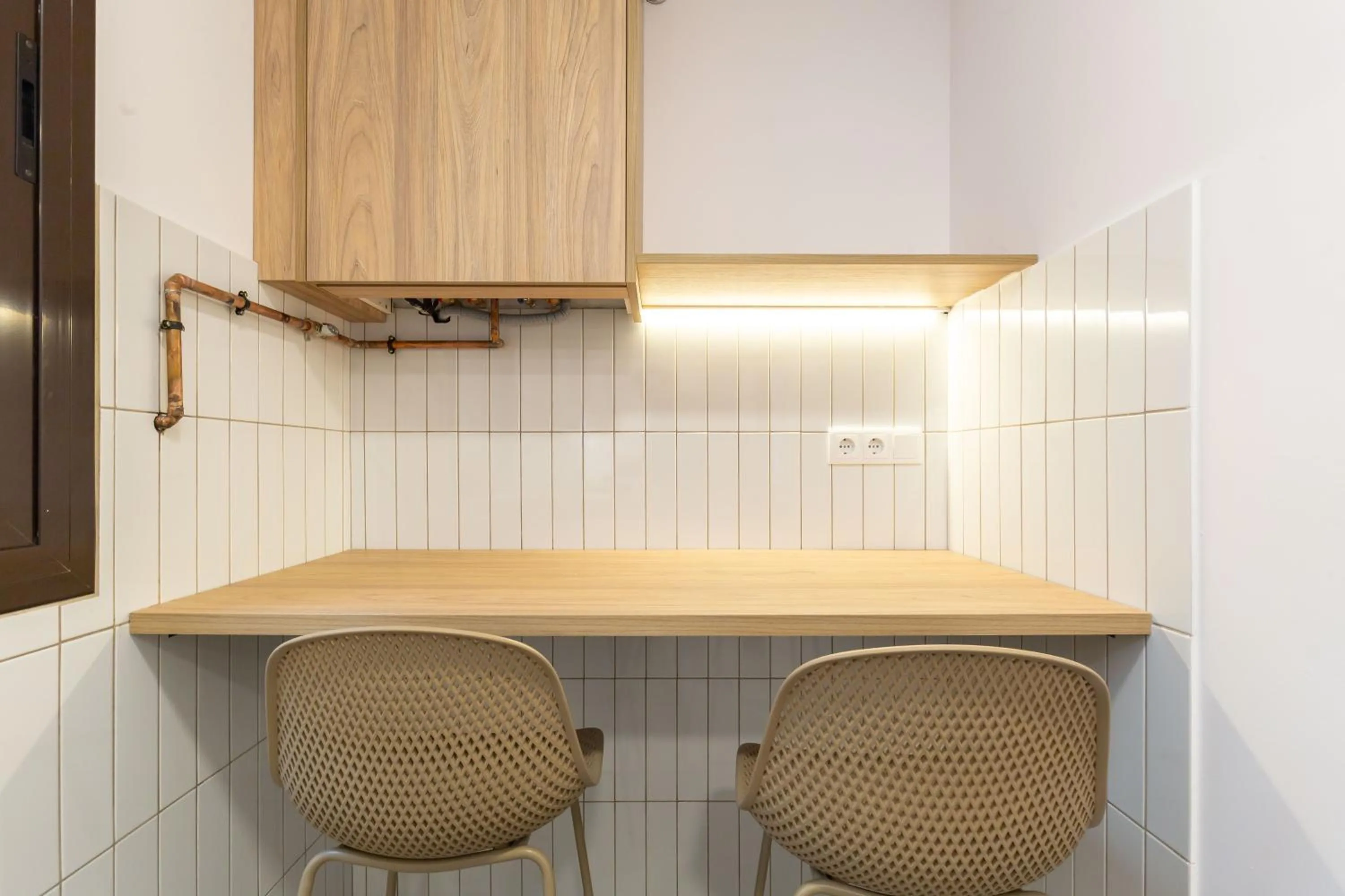 Kitchen or kitchenette in Picasso Suites