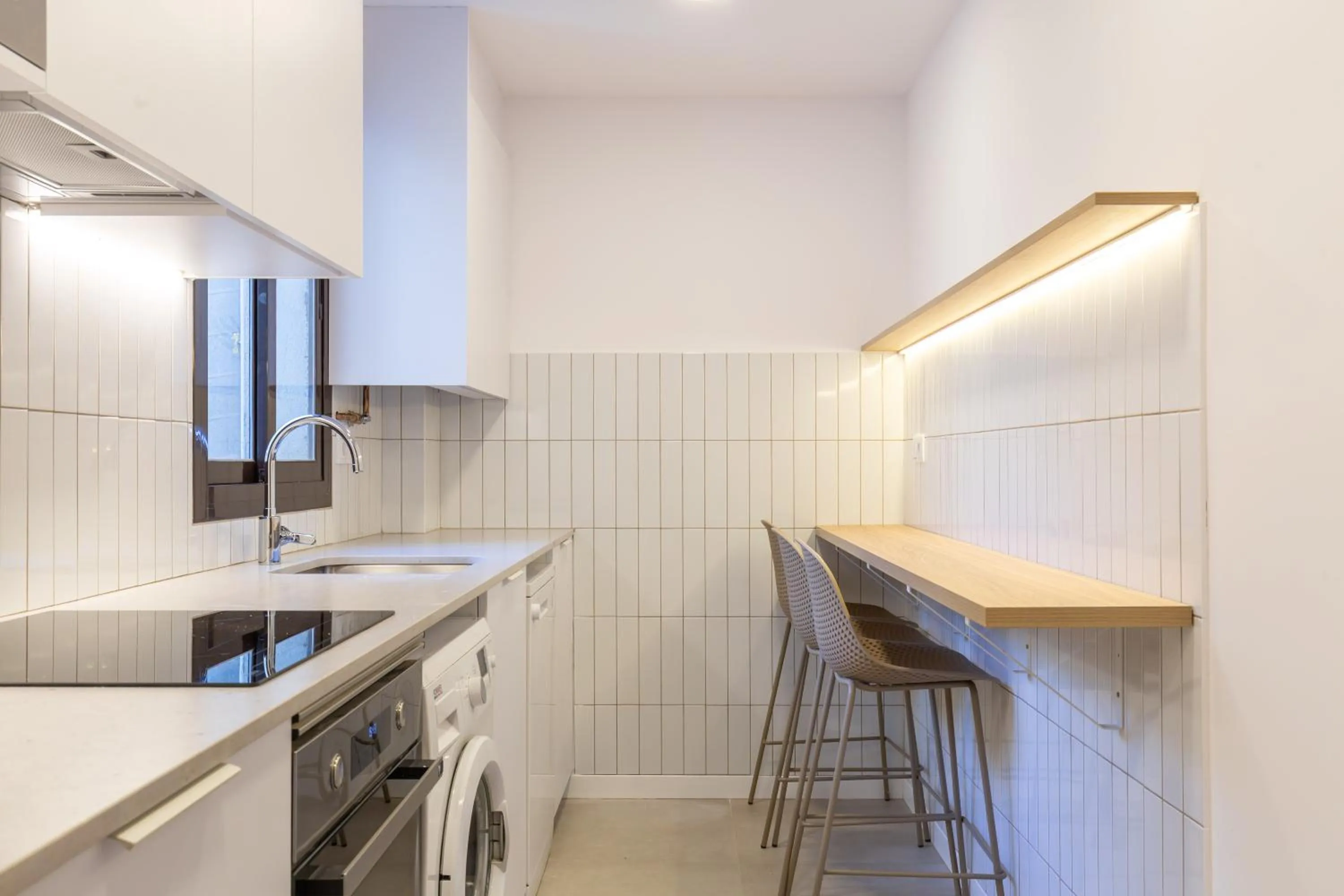 Kitchen or kitchenette in Picasso Suites