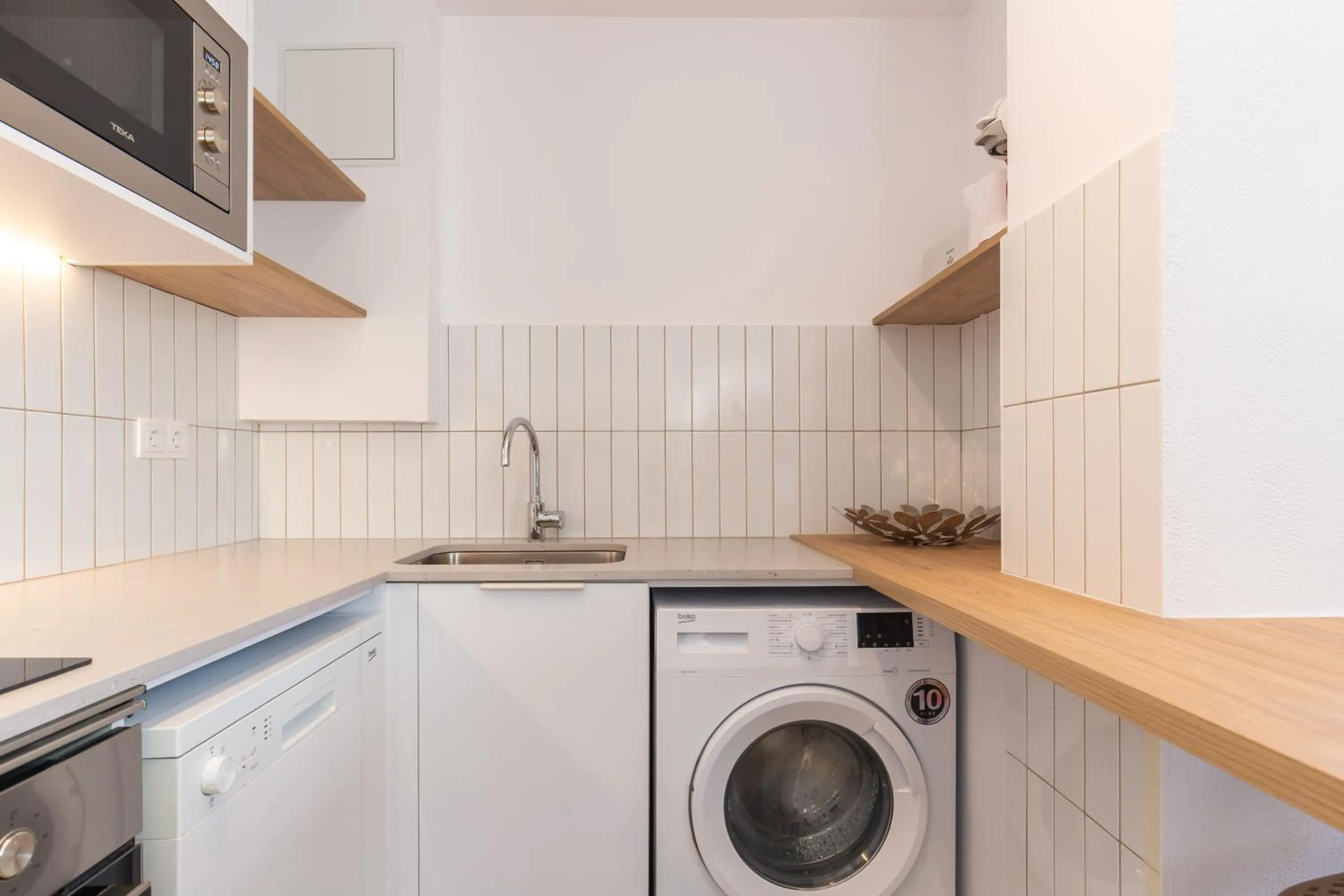 dishwasher in Picasso Suites