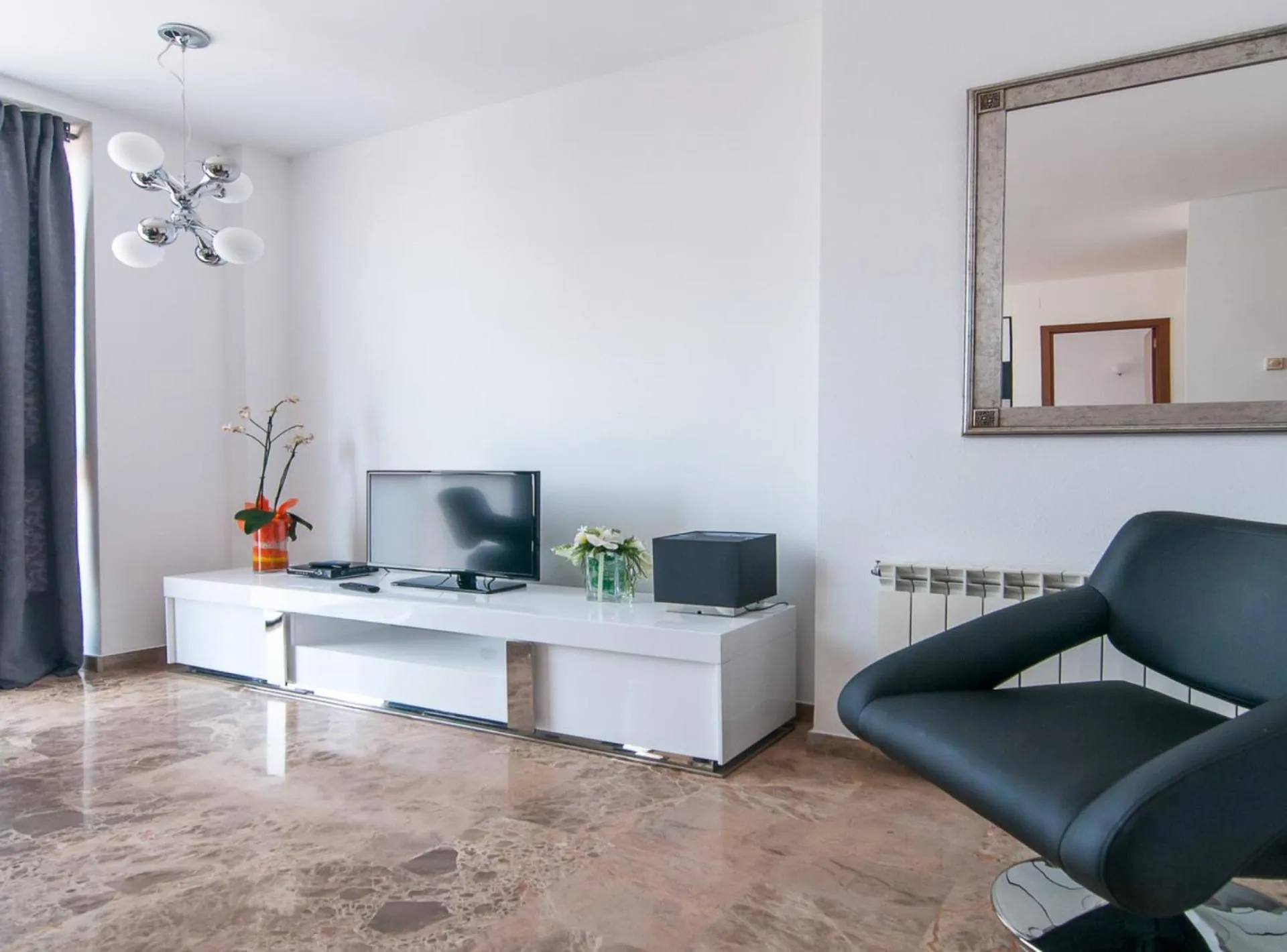 TV and multimedia in Picasso Suites