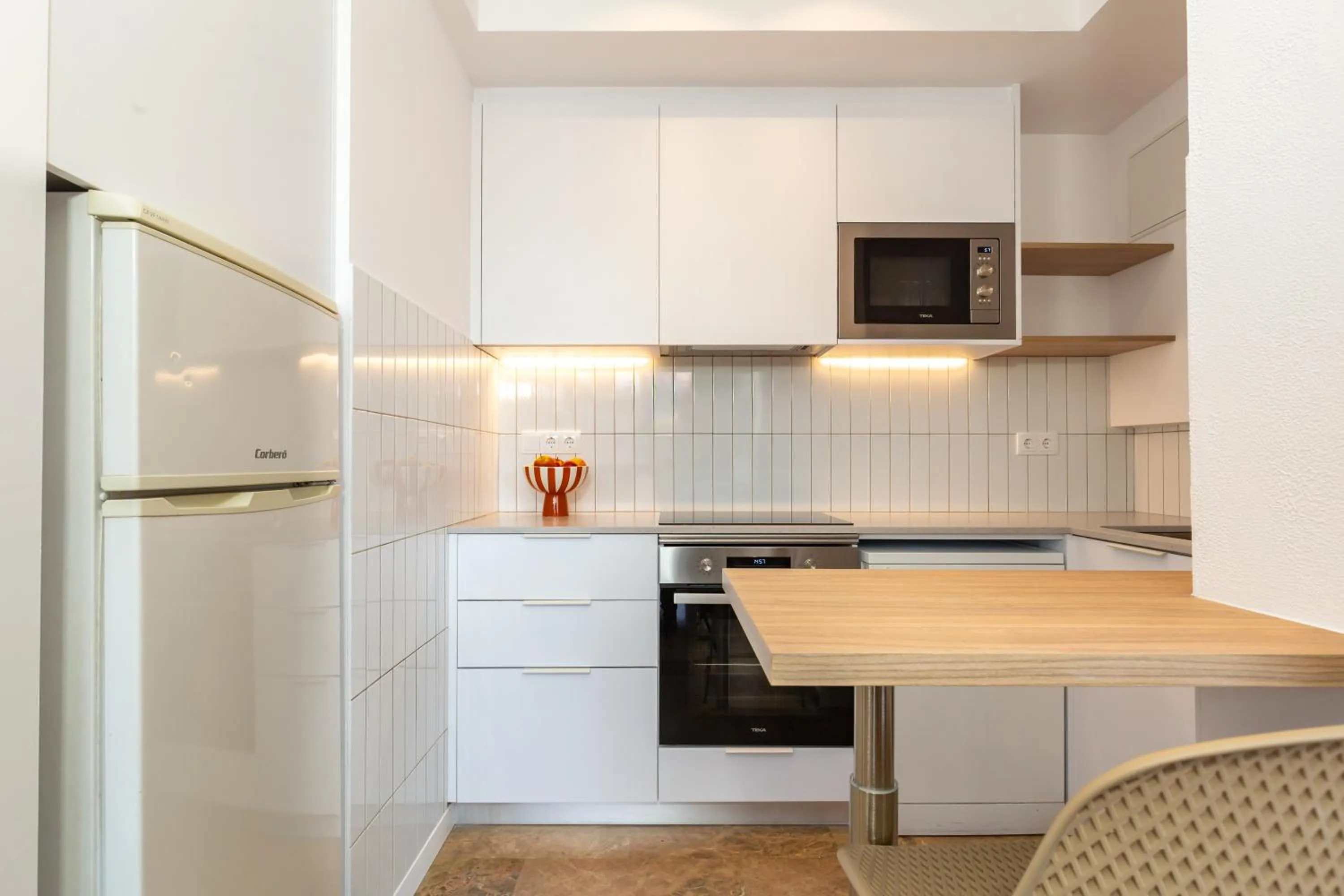 Kitchen or kitchenette in Picasso Suites