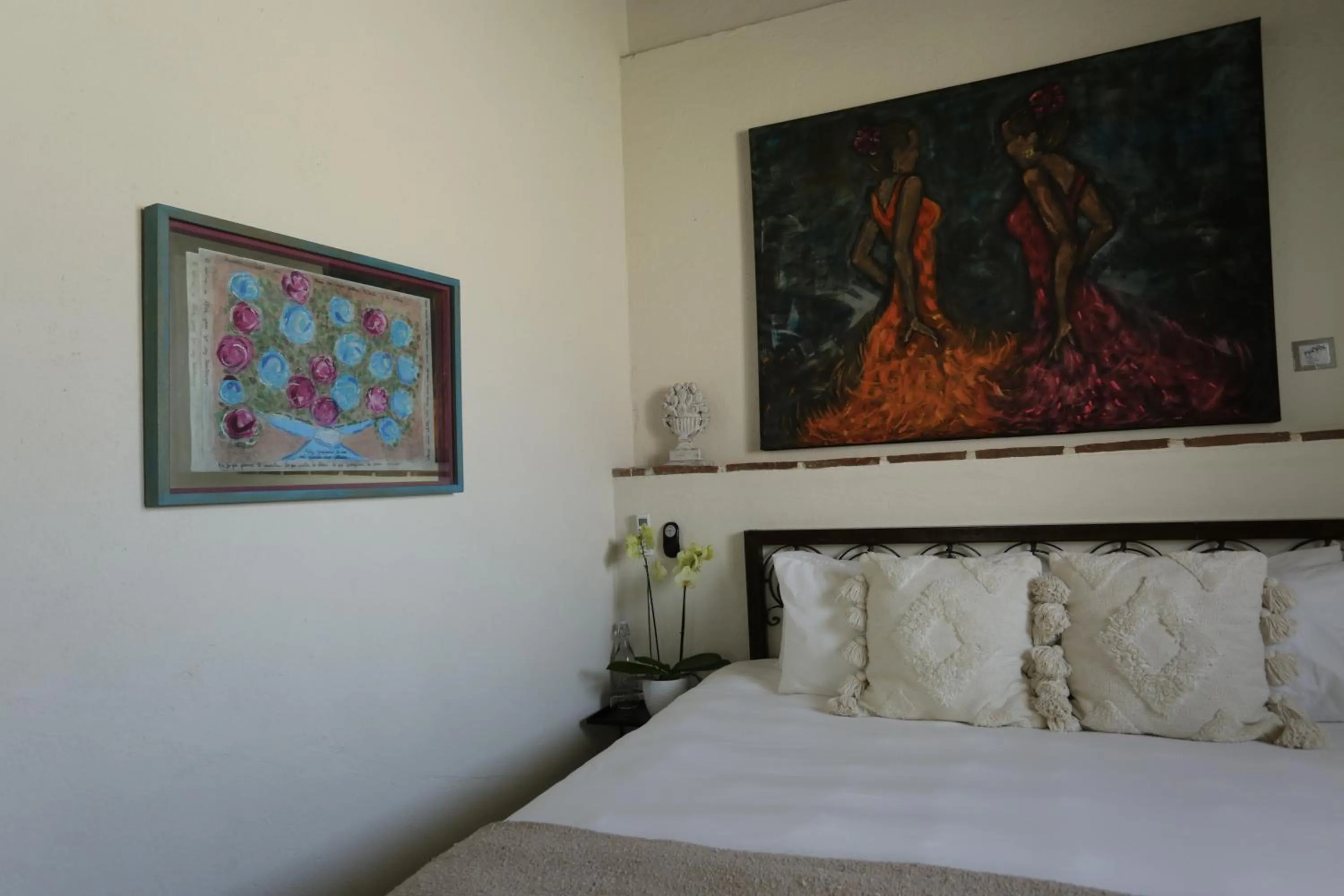 Bed in Orchid House San Miguel de Allende