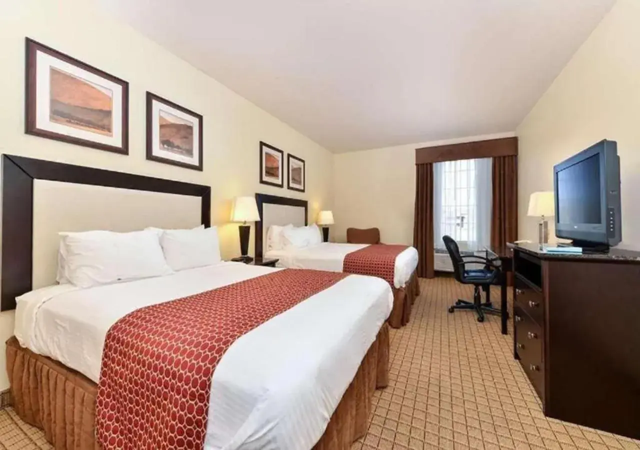 Standard Double Room in Express inn & suites Standard Double Room in Express inn & suites