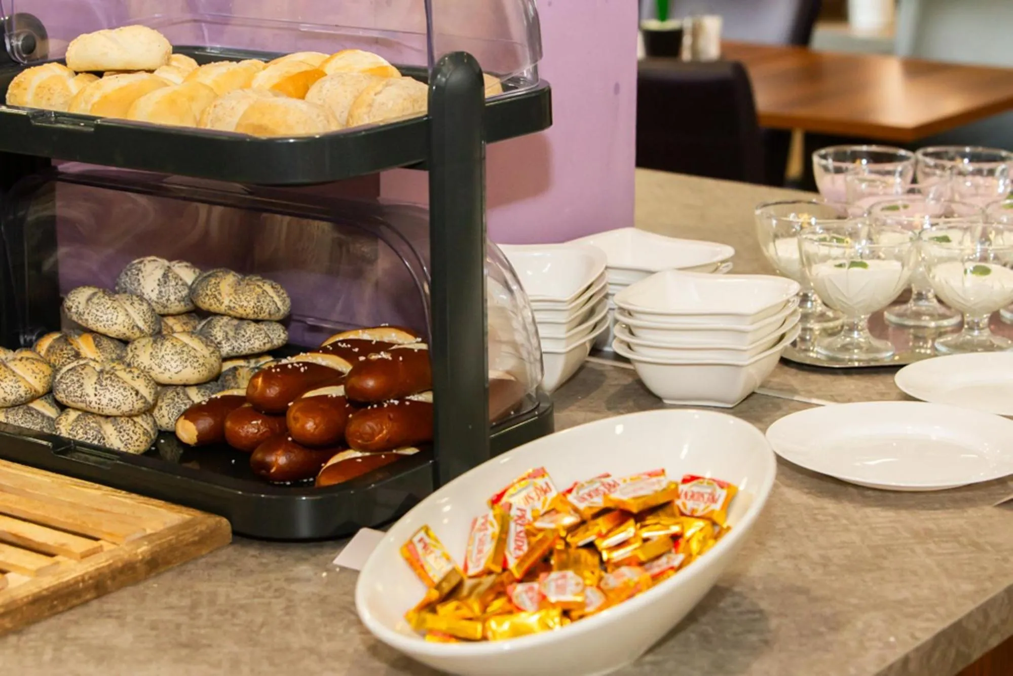 Restaurant/places to eat in Hotel Regnum Residence