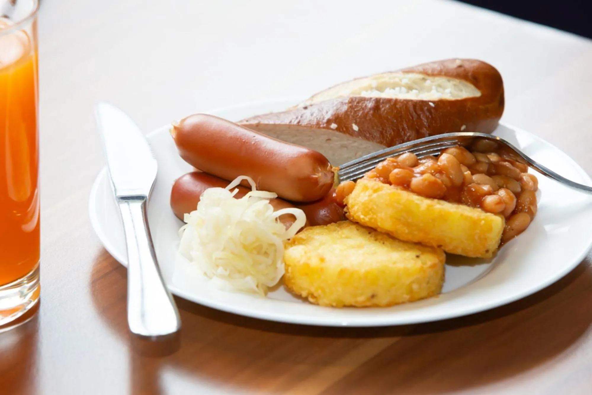 Restaurant/places to eat in Hotel Regnum Residence