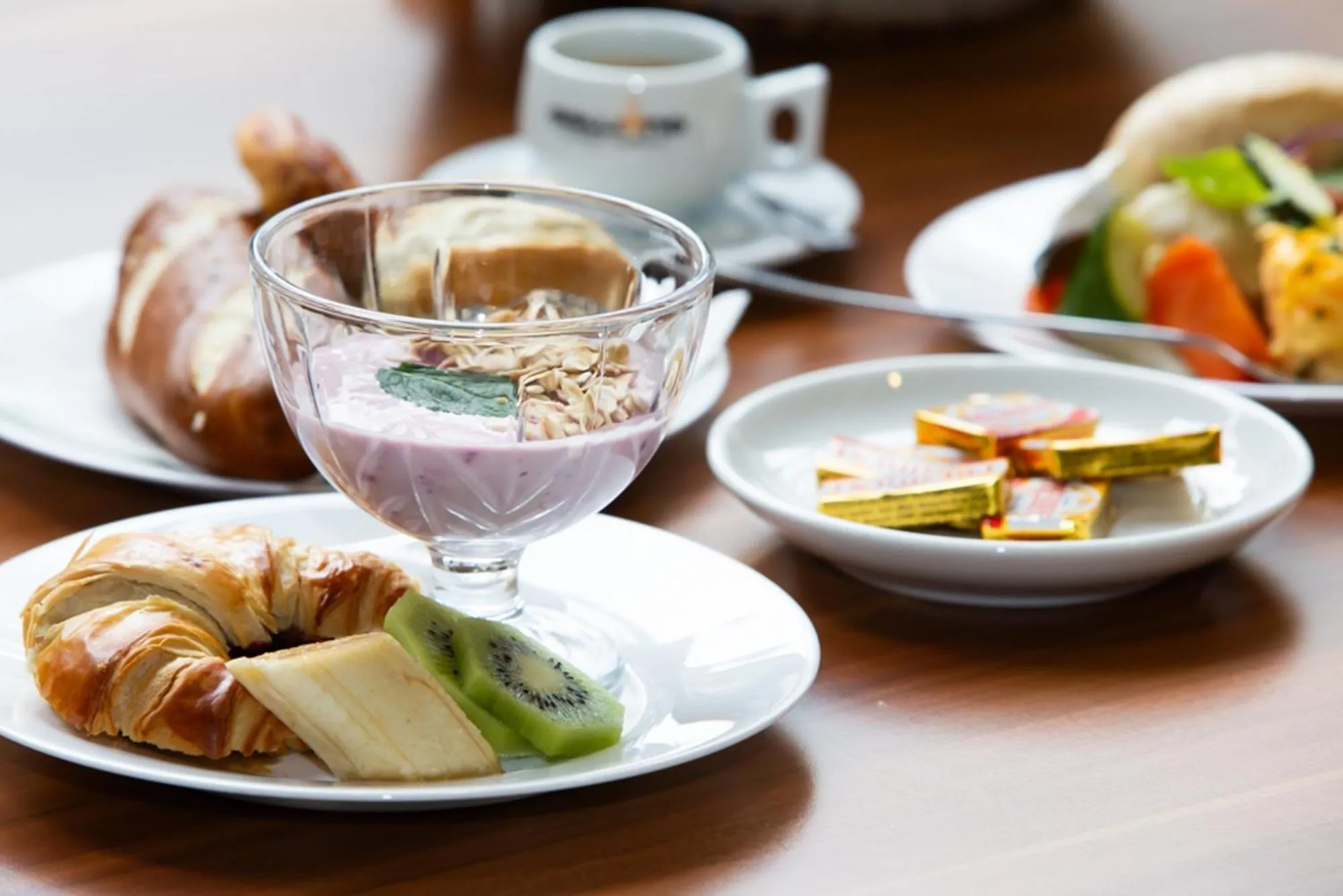 Restaurant/places to eat in Hotel Regnum Residence