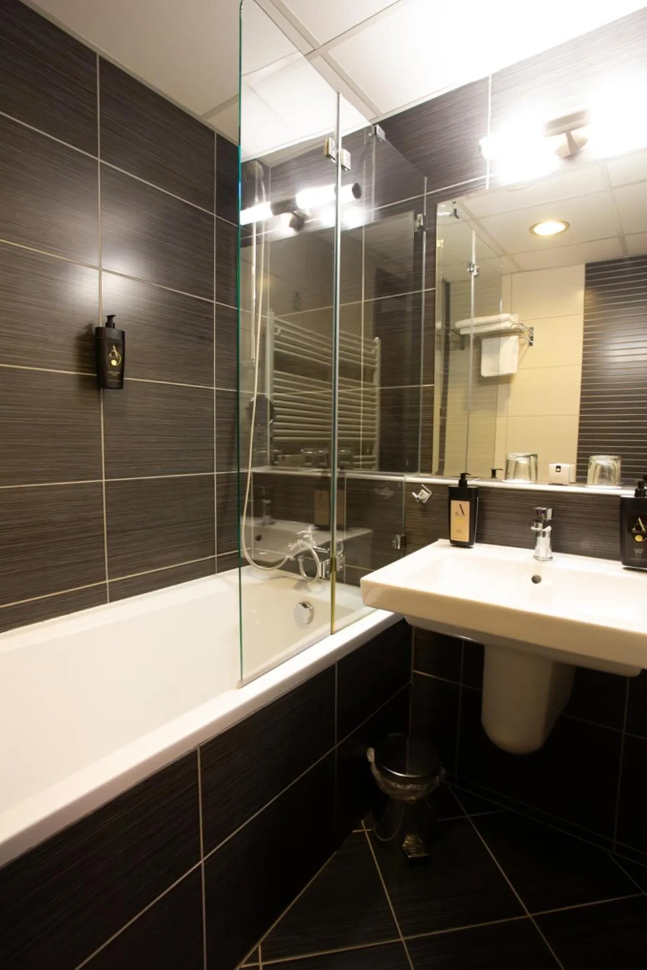 Shower in Hotel Regnum Residence
