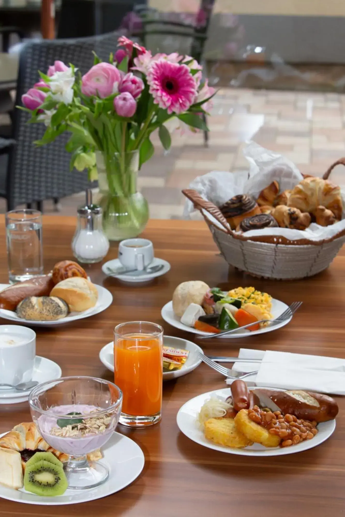 Restaurant/places to eat in Hotel Regnum Residence Restaurant/places to eat in Hotel Regnum Residence