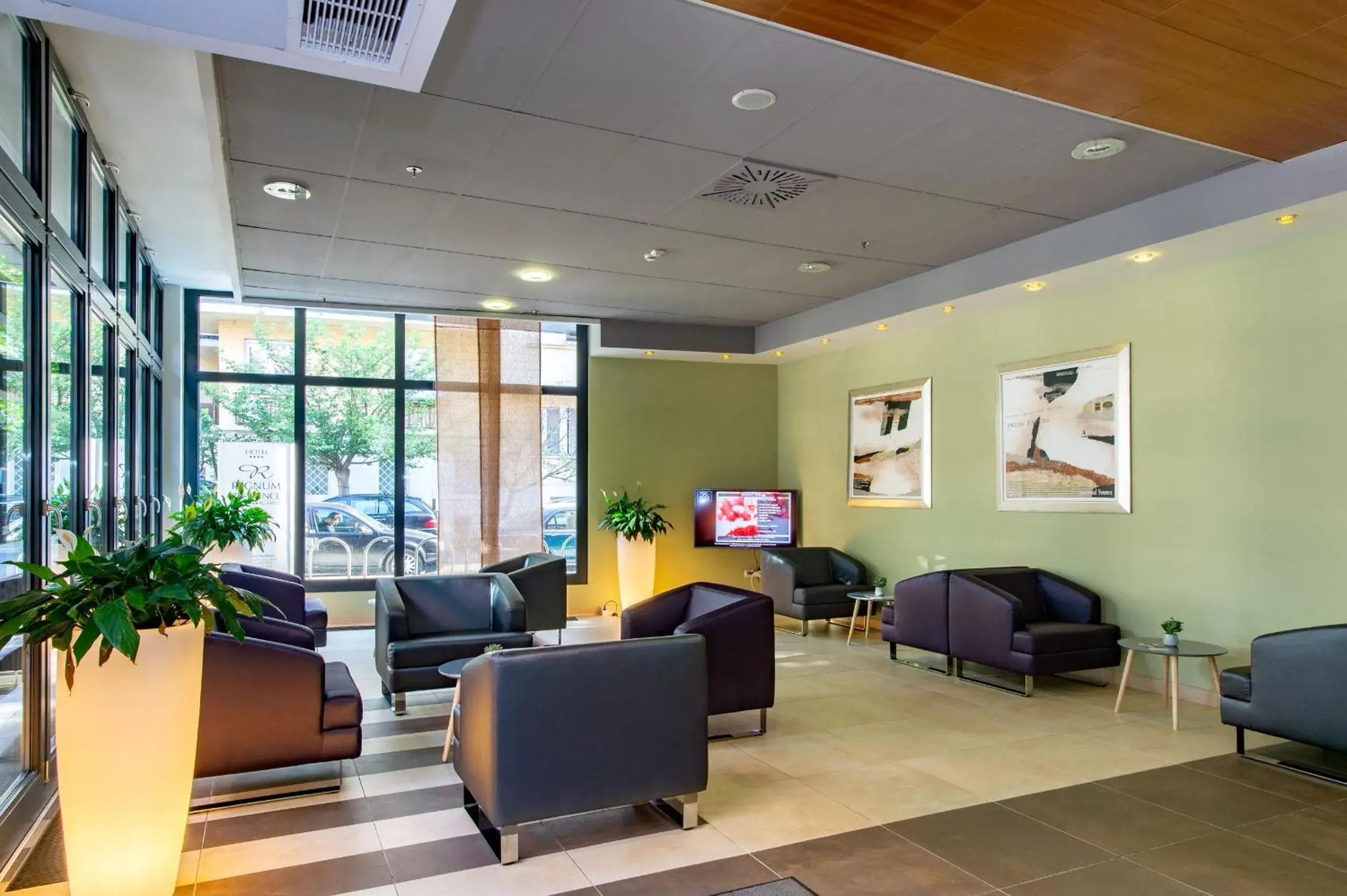 Lobby or reception in Hotel Regnum Residence Lobby or reception in Hotel Regnum Residence