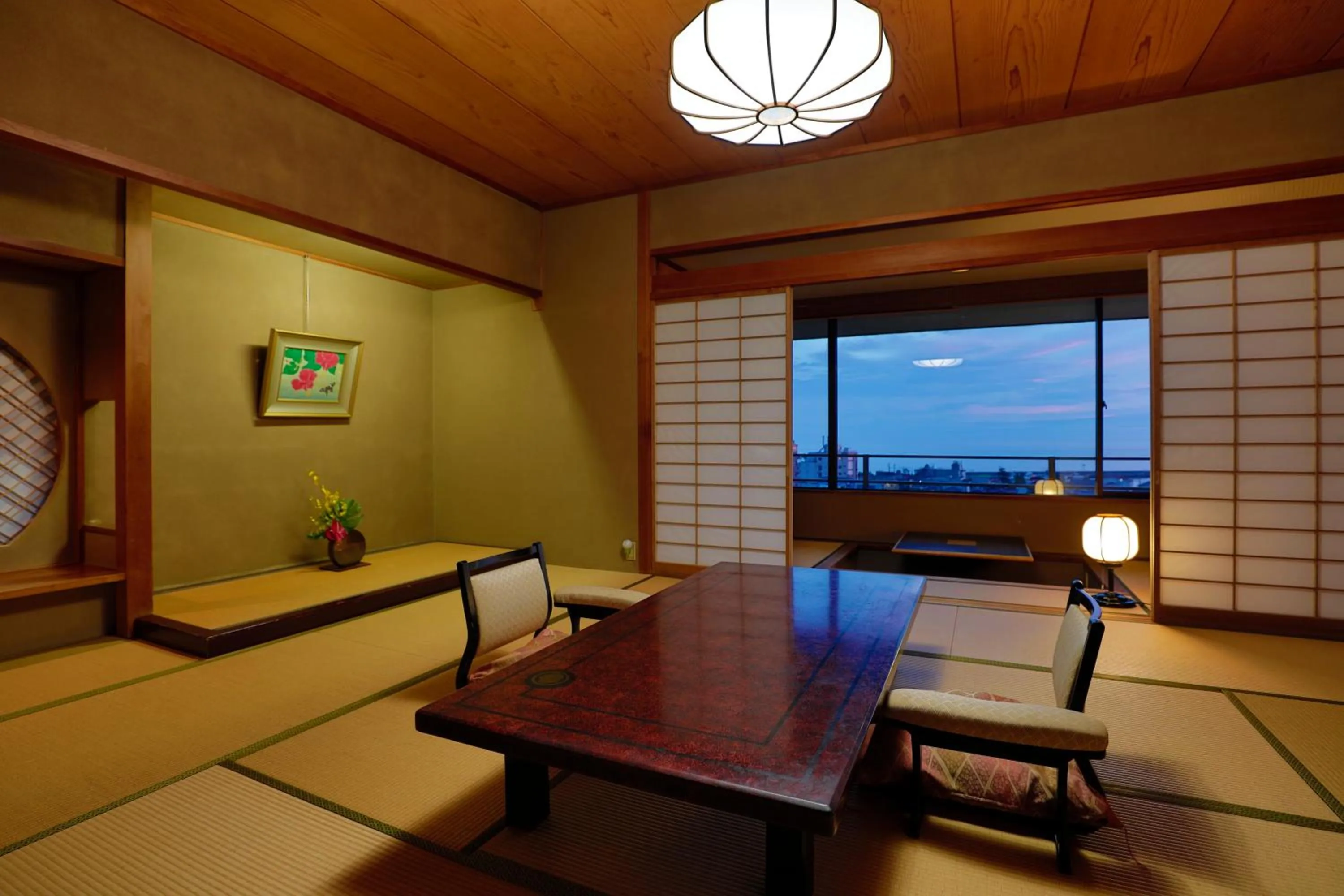 Photo of the whole room in Sakahijiri gyokushoen