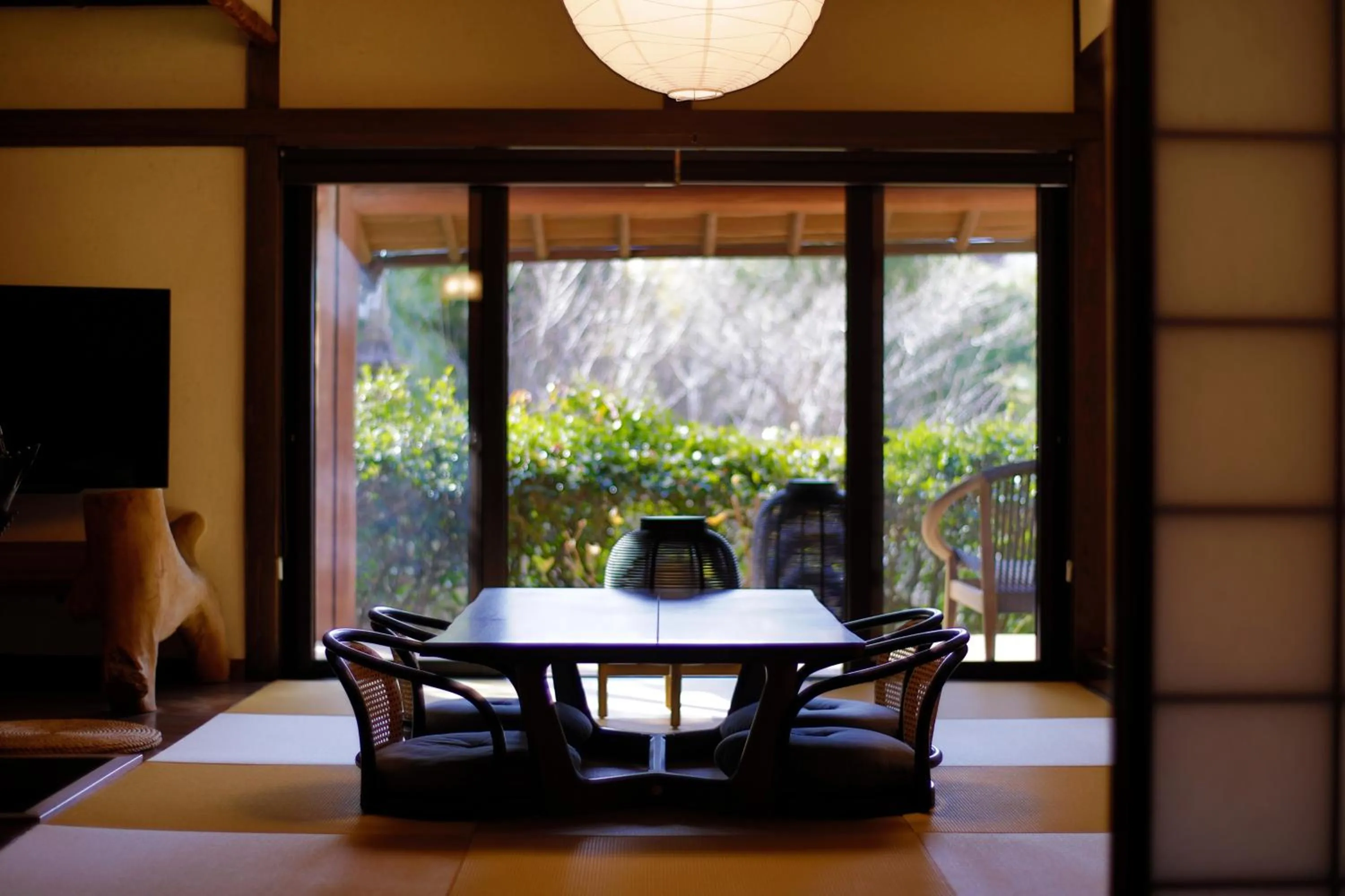 Photo of the whole room in Sakahijiri gyokushoen