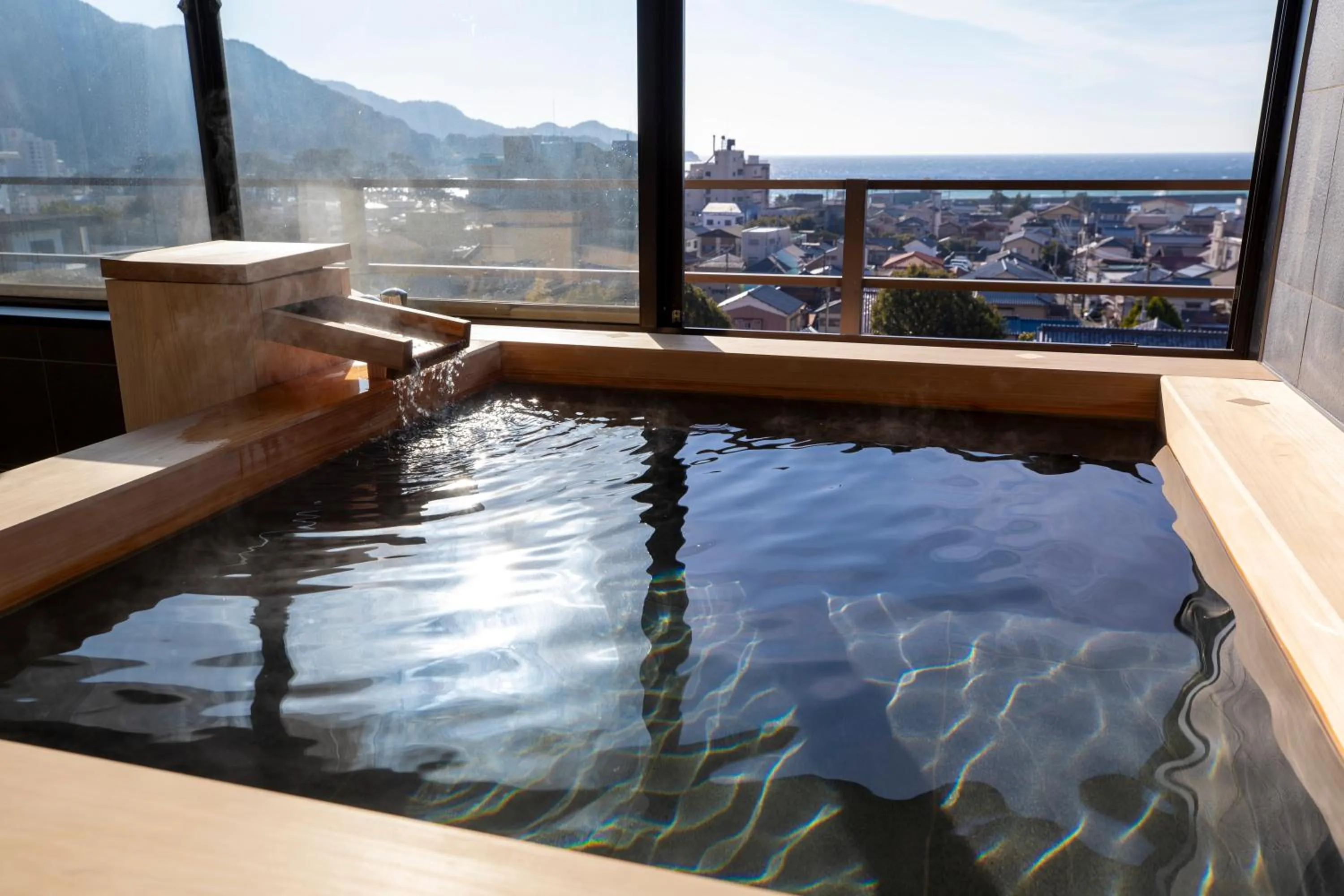 Sakahijiri gyokushoen