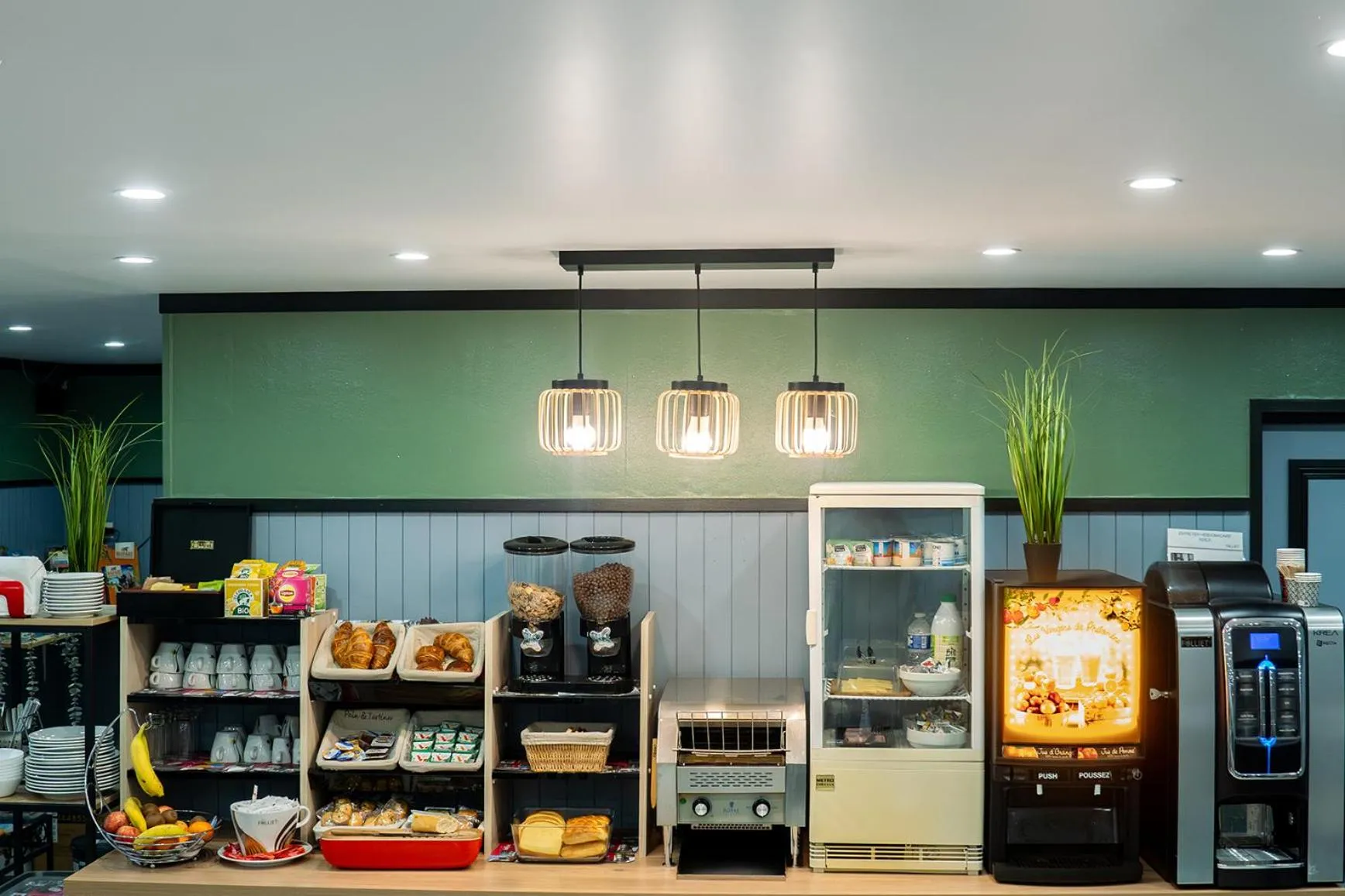 Breakfast in Fasthotel Le Mans Nord FH CONFORT