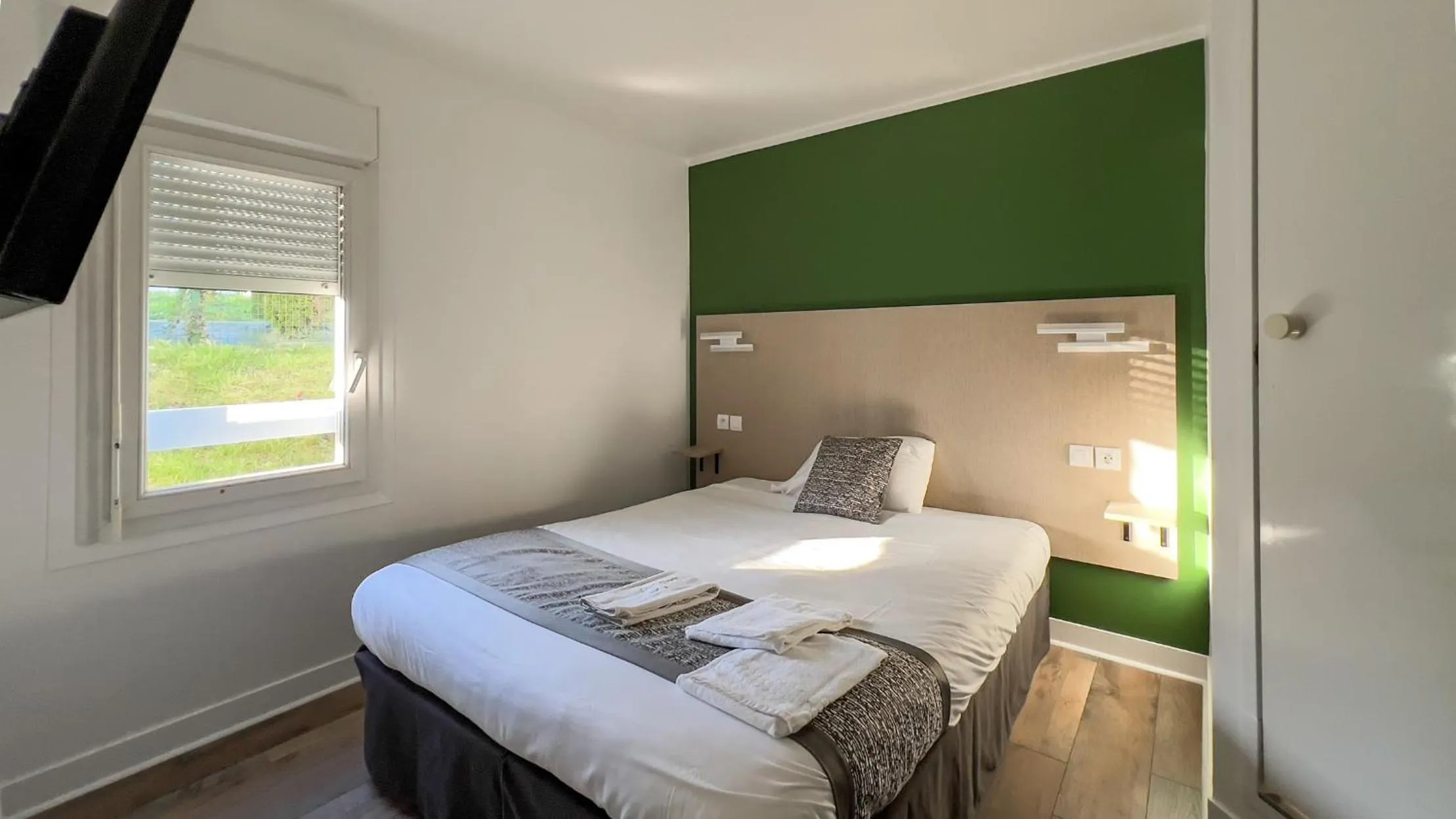 Bed in Fasthotel Le Mans Nord FH CONFORT