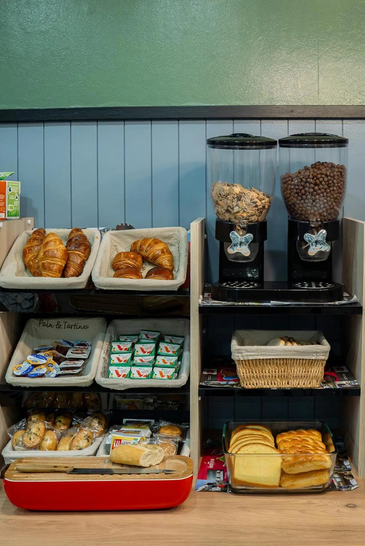 Breakfast in Fasthotel Le Mans Nord FH CONFORT