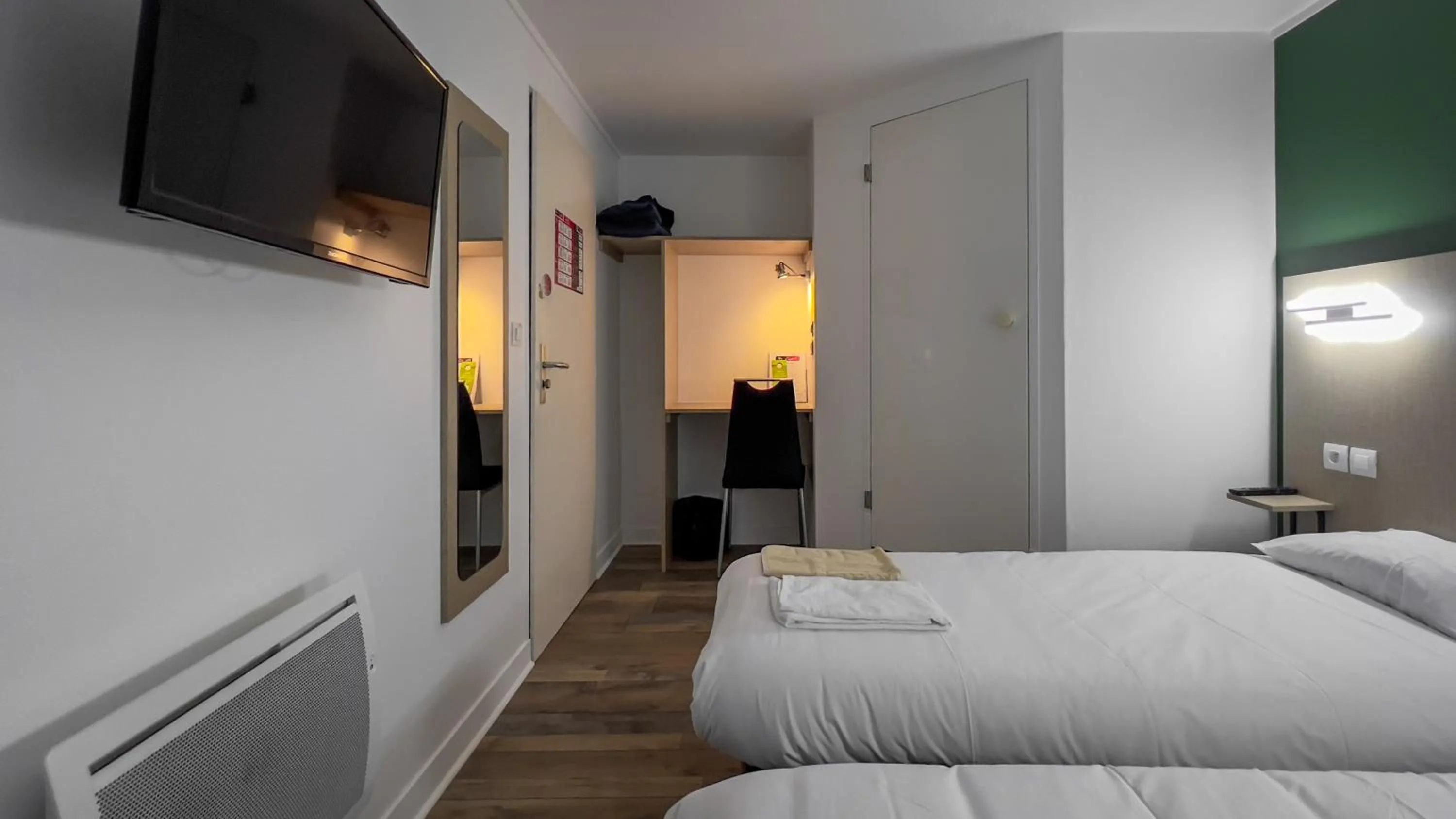 Bed in Fasthotel Le Mans Nord FH CONFORT