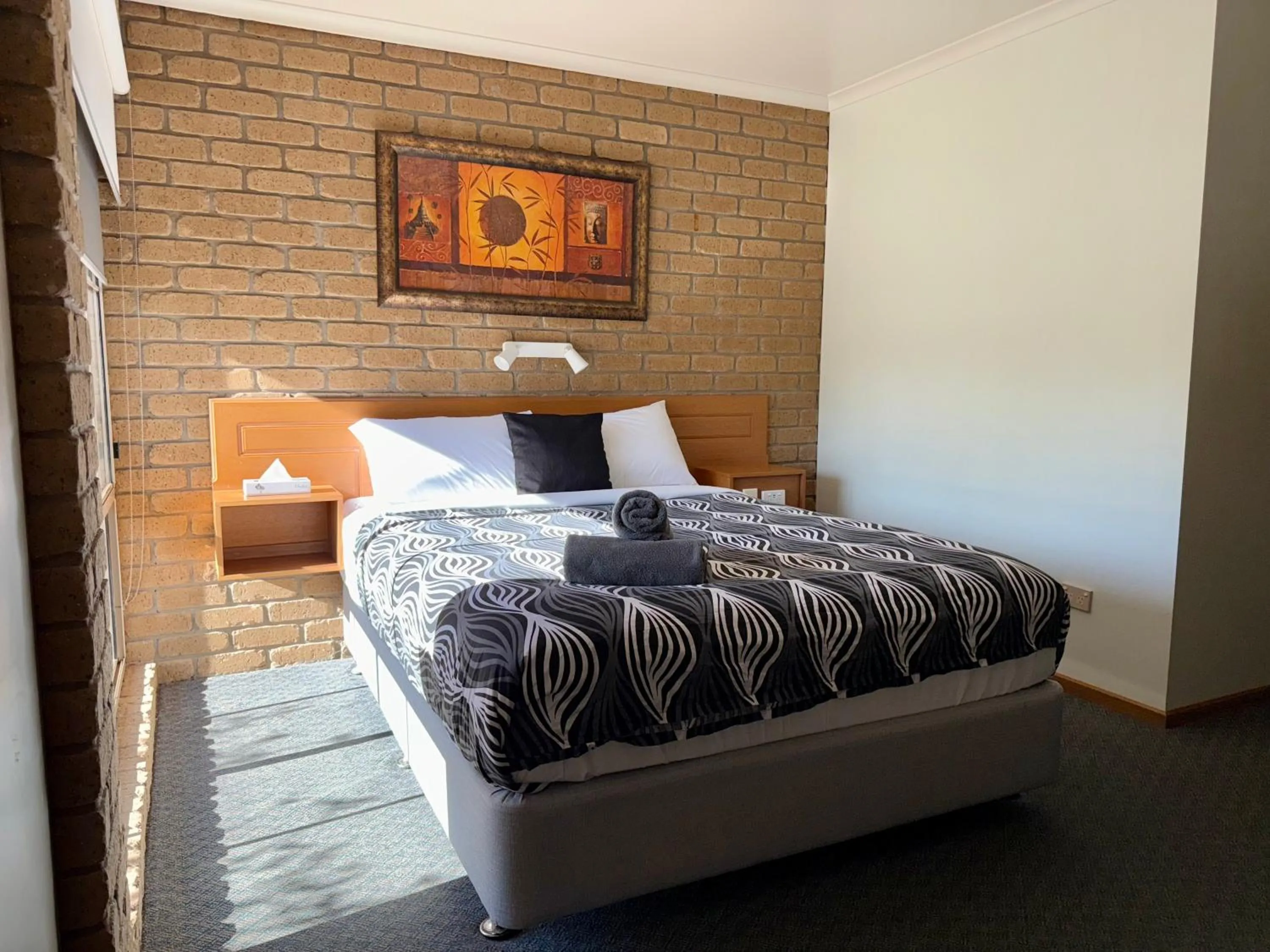 Bedroom, Bed in Darling Junction Motor Inn