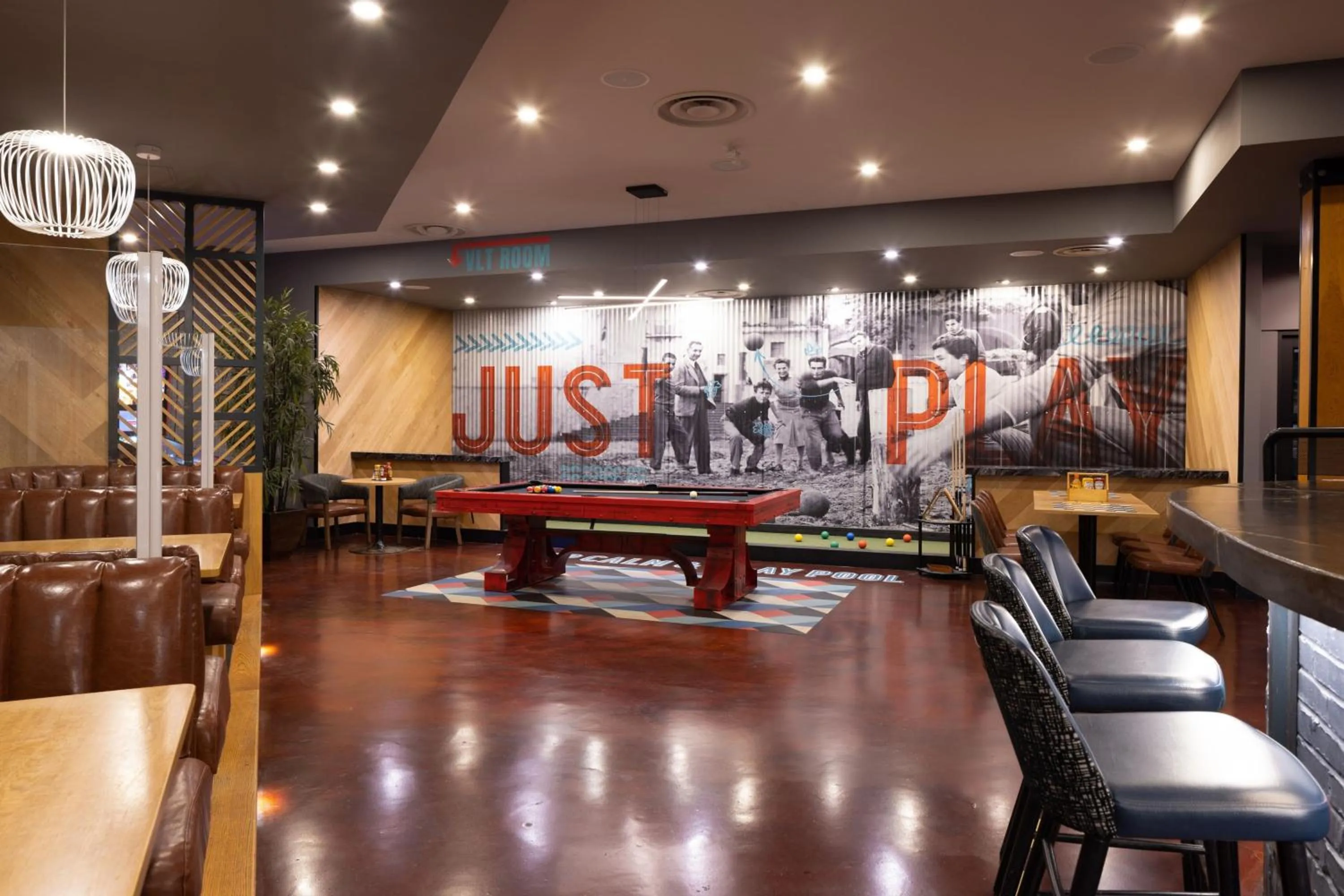 Swimming pool in Delta Hotels by Marriott Calgary South