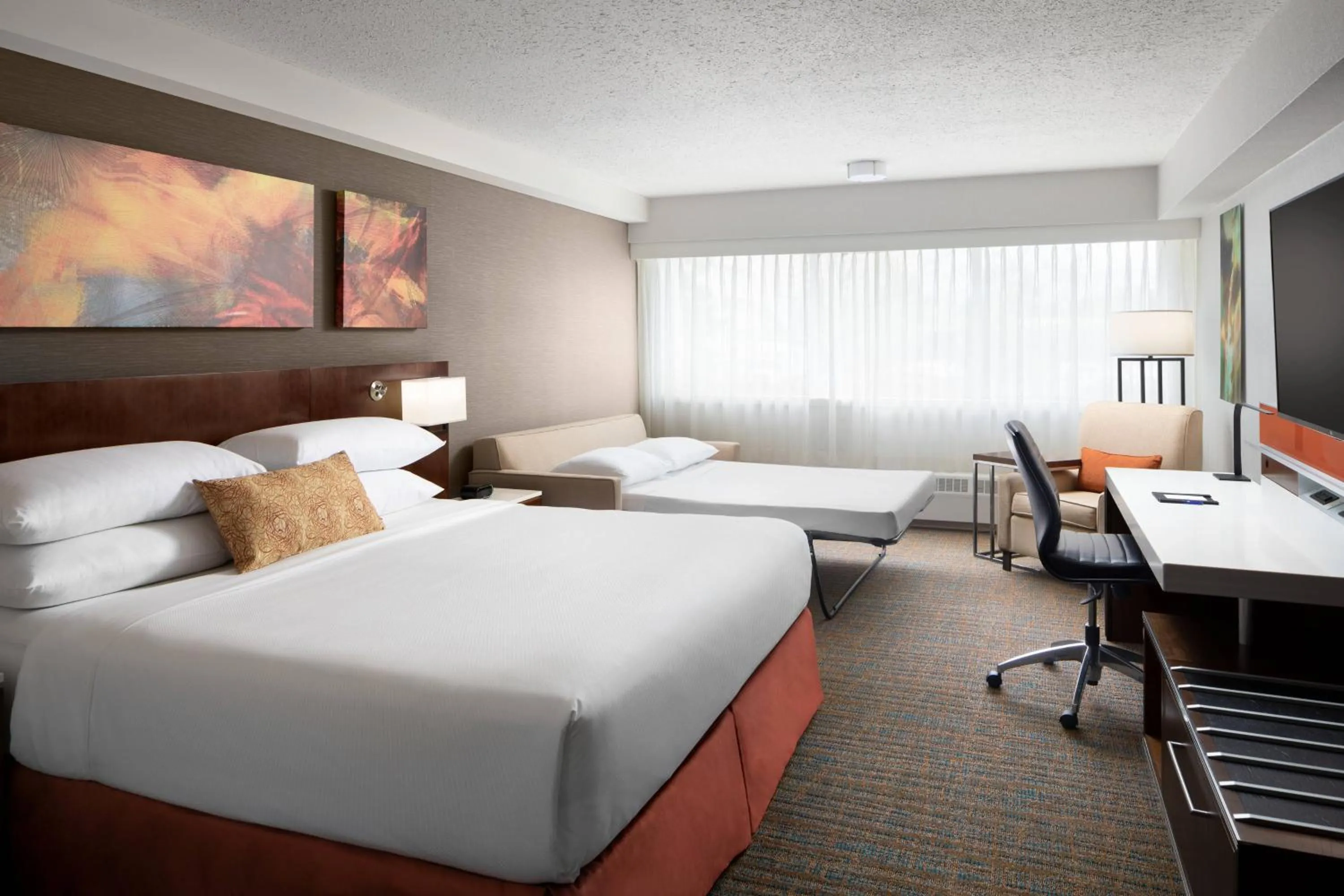 Photo of the whole room, Bed in Delta Hotels by Marriott Calgary South