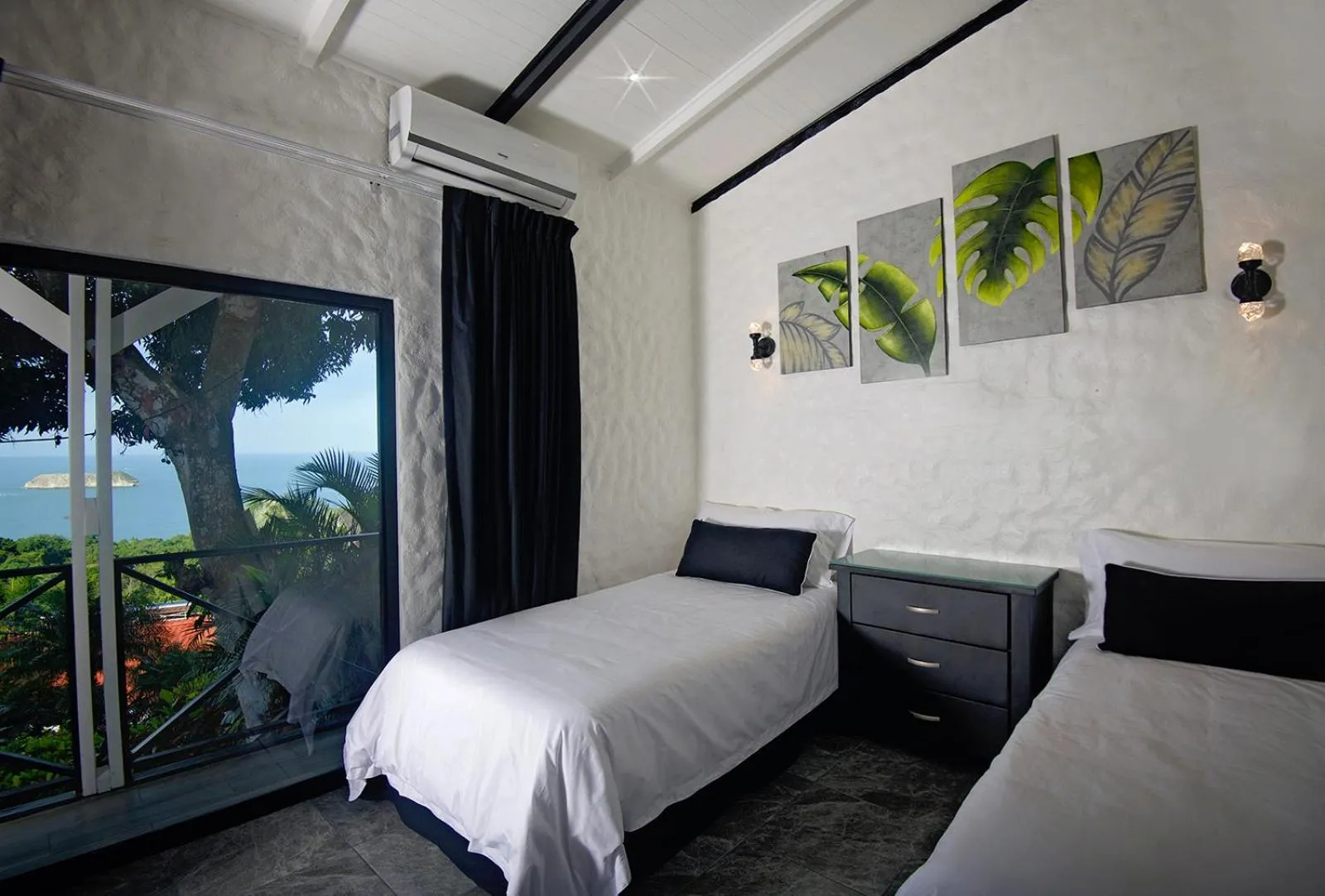 Bed in Villa Roca Boutique Resort & Suites - ADULT ONLY