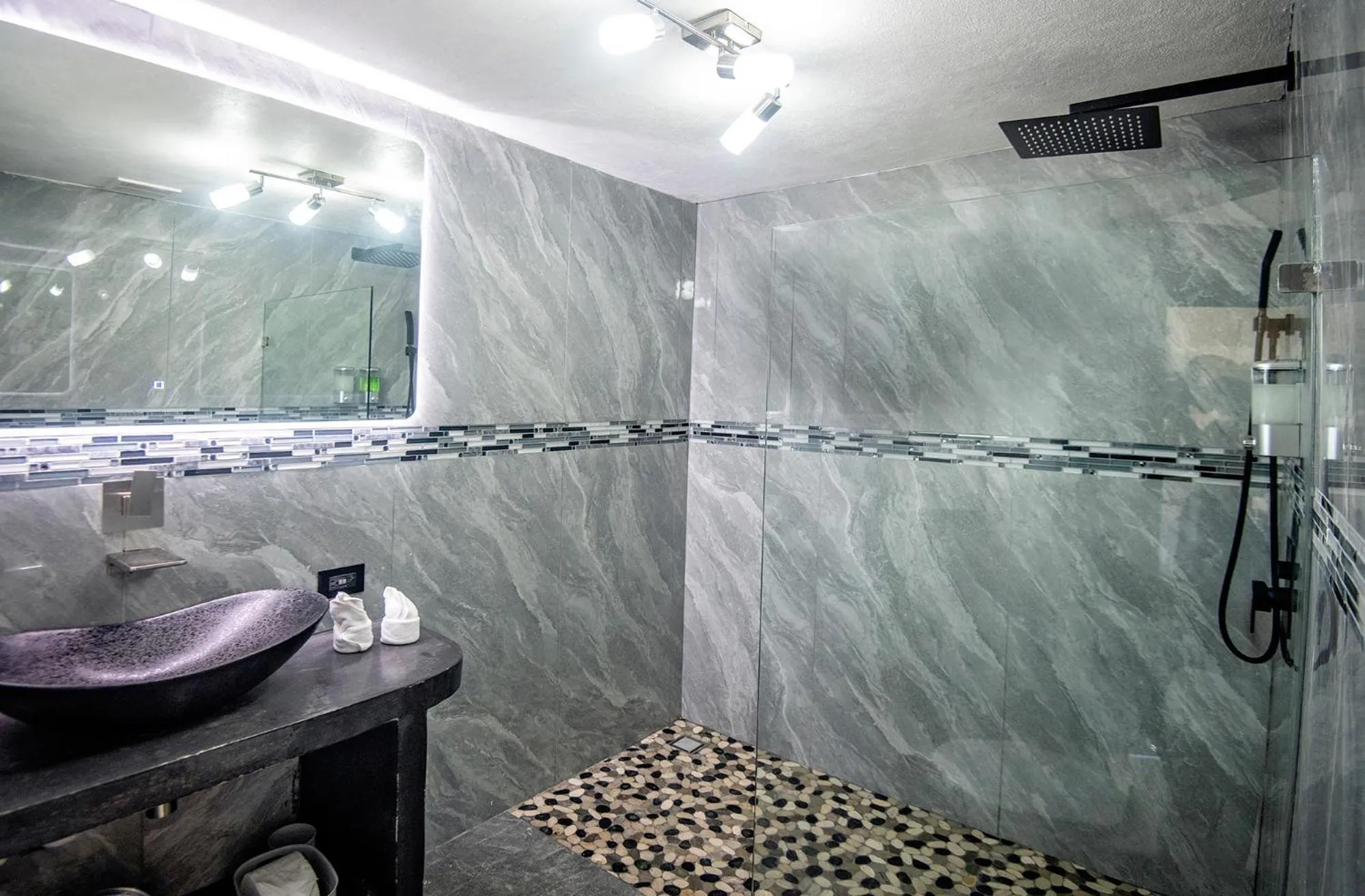 Bathroom in Villa Roca Boutique Resort & Suites - ADULT ONLY