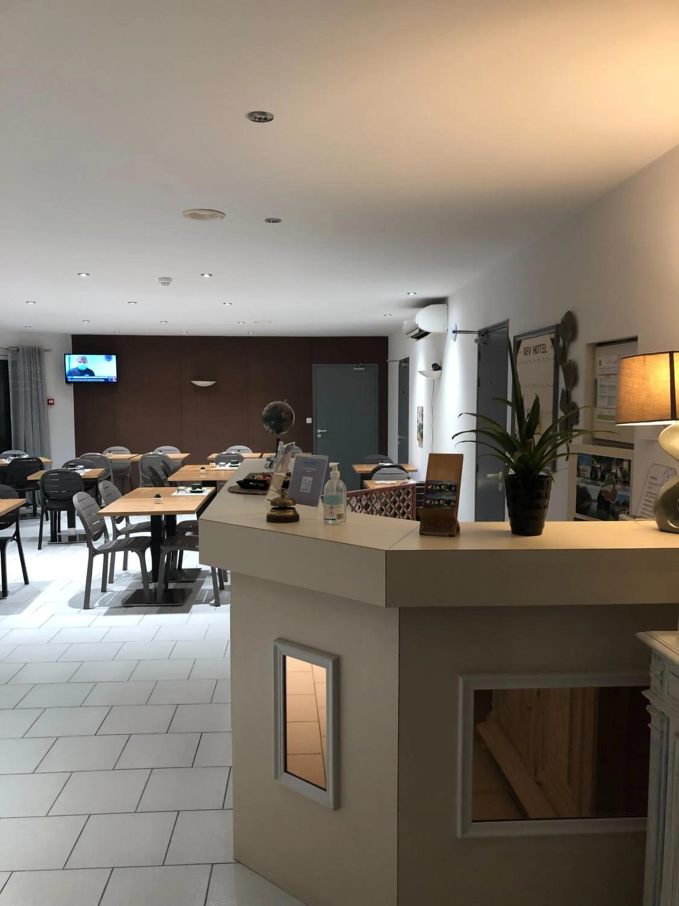 Property building in Rev'hotel