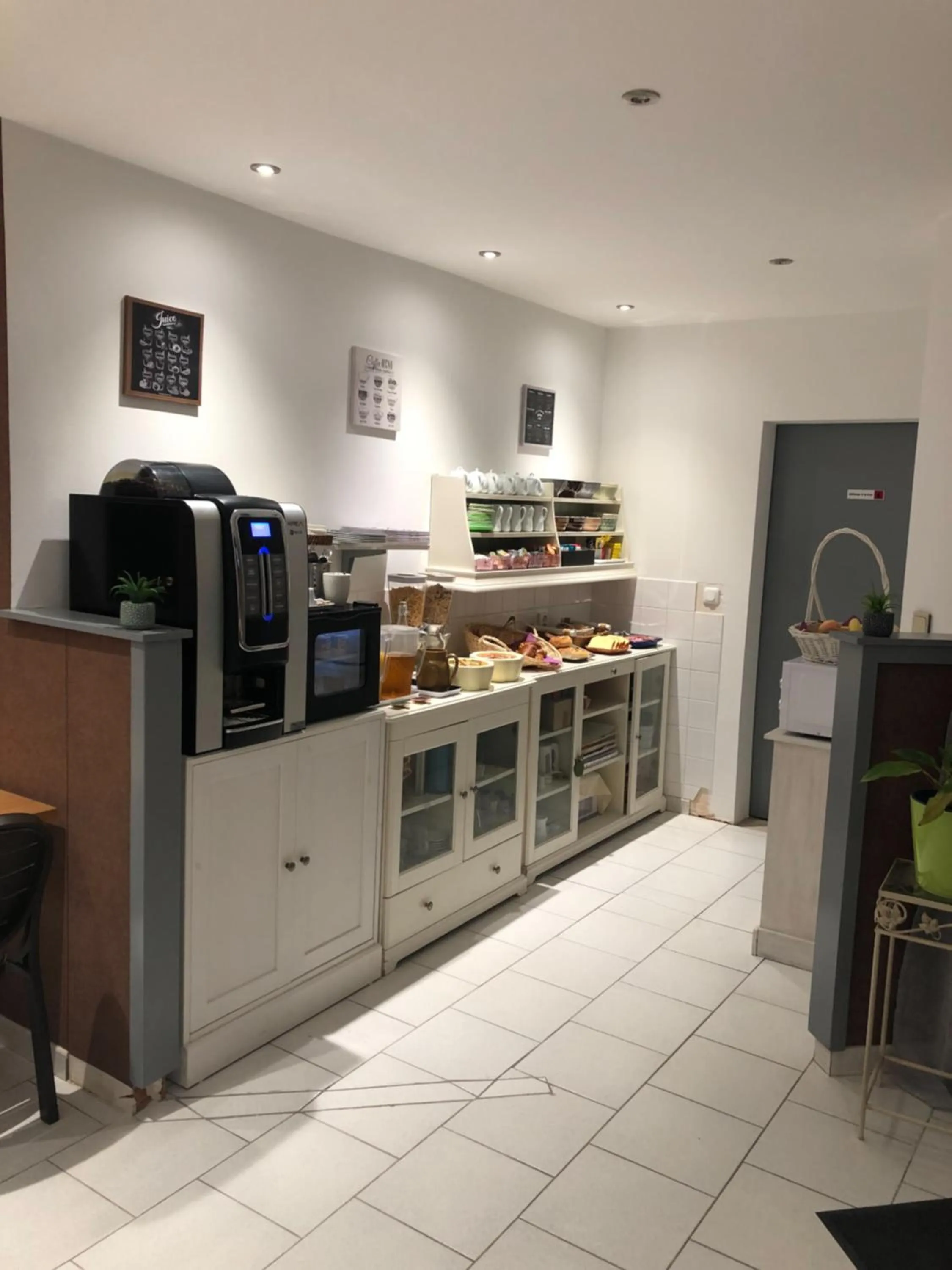 Breakfast in Rev'hotel