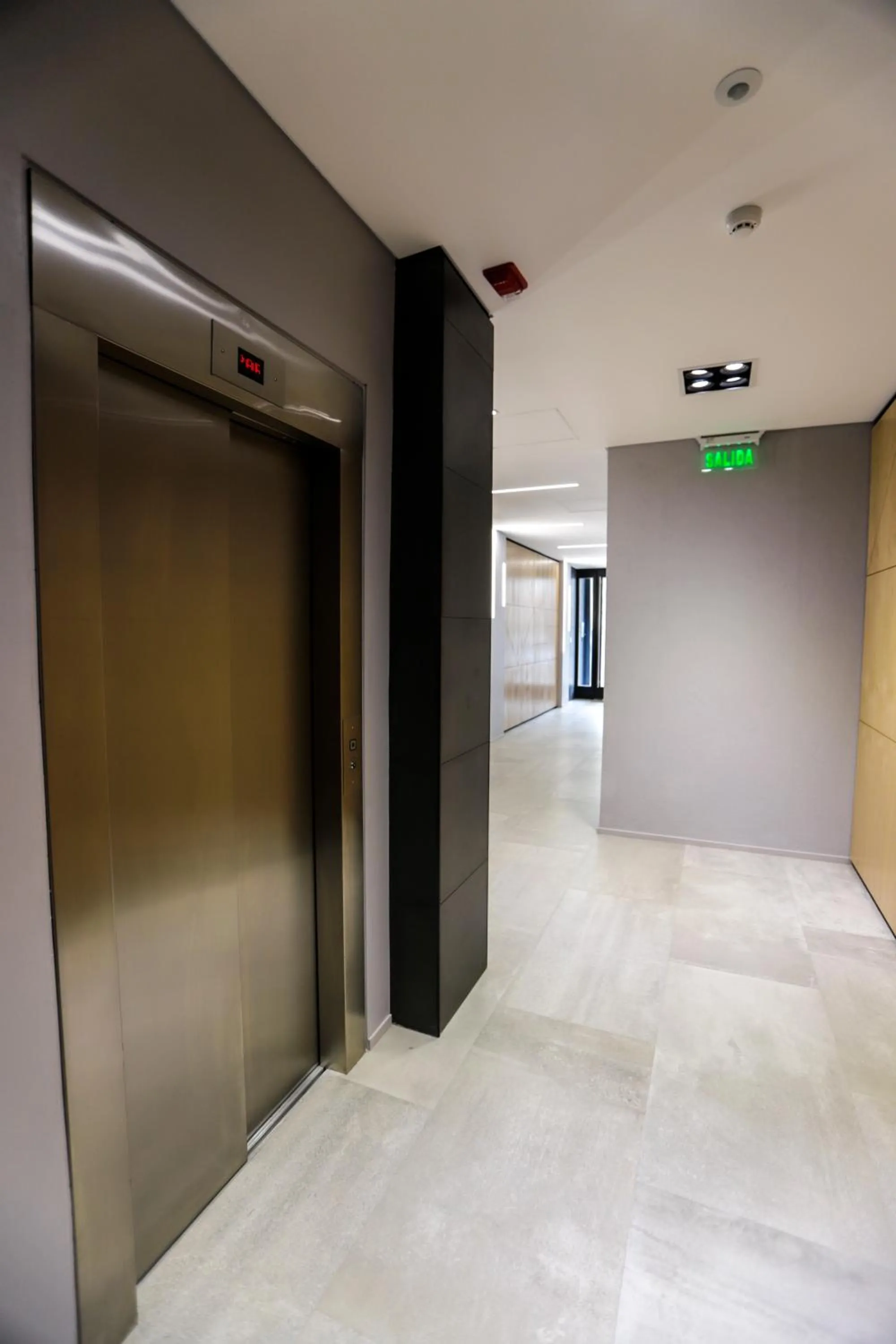 elevator in Gente del Sur - Cinco Hermanos